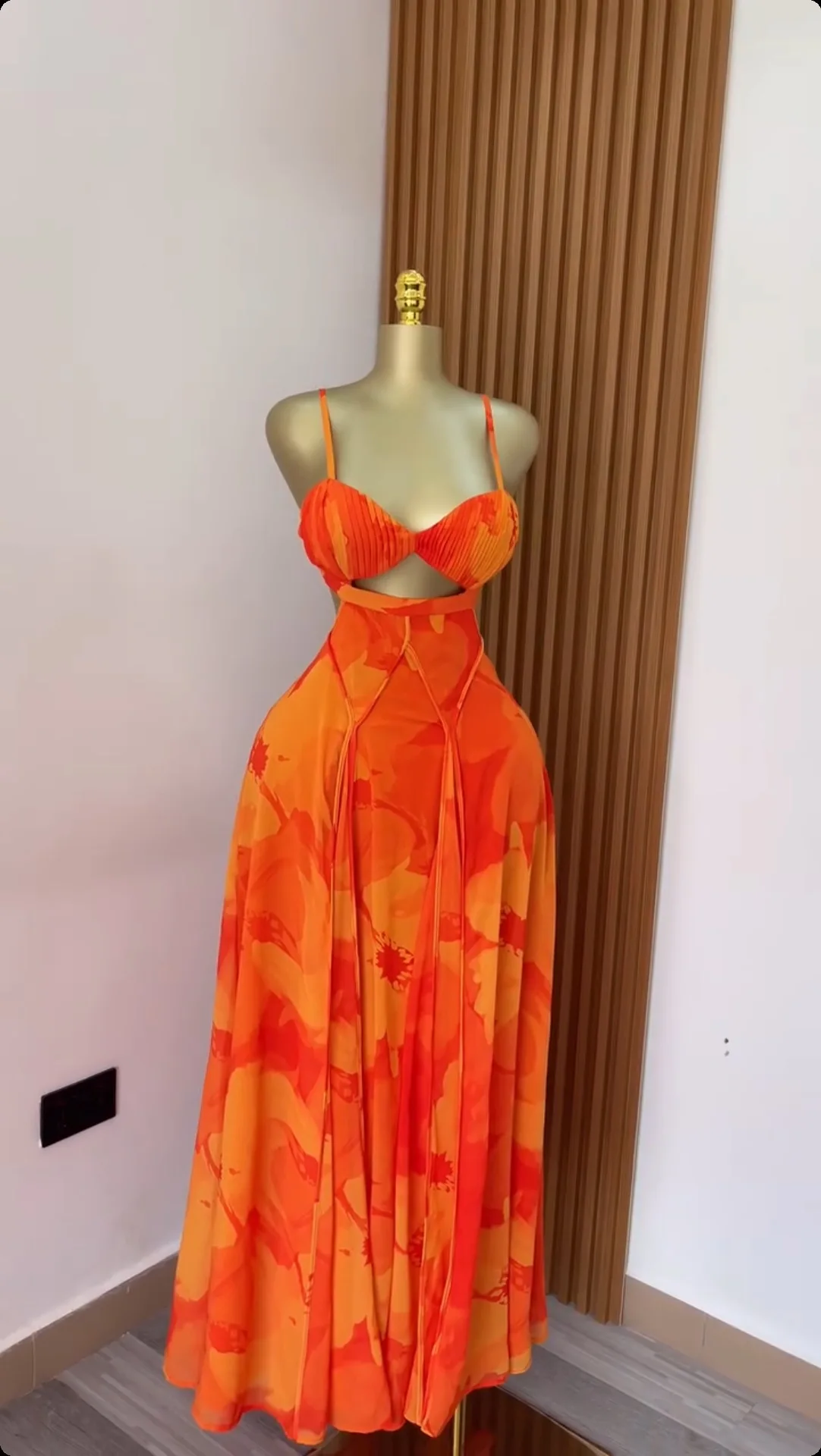 CM.YAYA Women Floral Printed Strap Backless Bra Front Big Swing Maxi Long Dress 2025 Vintage Sexy Club Party Evening Dresses CM.YAYA Women Floral Printed Strap Backless Bra Front Big Swing Maxi Long Dress 2025 Vintage Sexy Club Party Evening Dresses