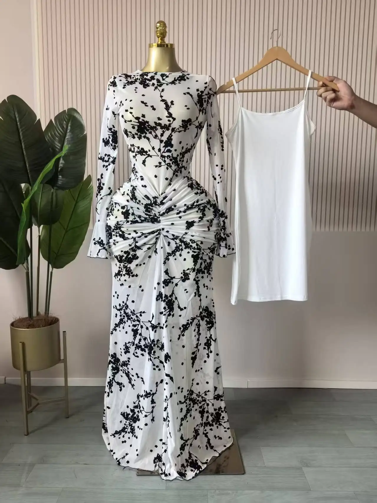 CM.YAYA 2025 Fall Women Long Sleeve Stacked Mesh See Though with Lining Bodycon Long Dress Evening Birthday Sexy Party Dresses CM.YAYA 2025 Fall Women Long Sleeve Stacked Mesh See Though with Lining Bodycon Long Dress Evening Birthday Sexy Party Dresses