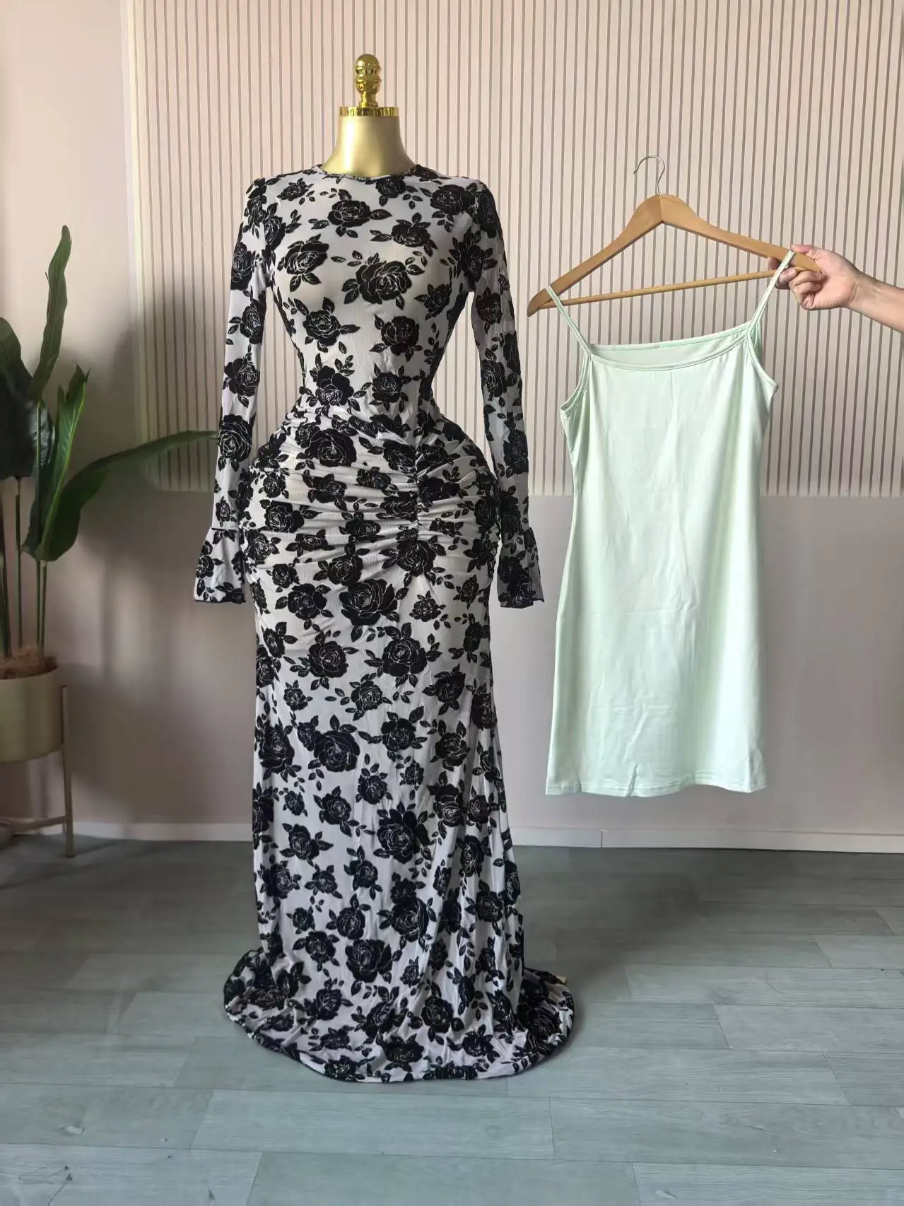 CM.YAYA 2025 Fall Women Long Sleeve Stacked Mesh See Though with Lining Bodycon Long Dress Evening Birthday Sexy Party Dresses CM.YAYA 2025 Fall Women Long Sleeve Stacked Mesh See Though with Lining Bodycon Long Dress Evening Birthday Sexy Party Dresses