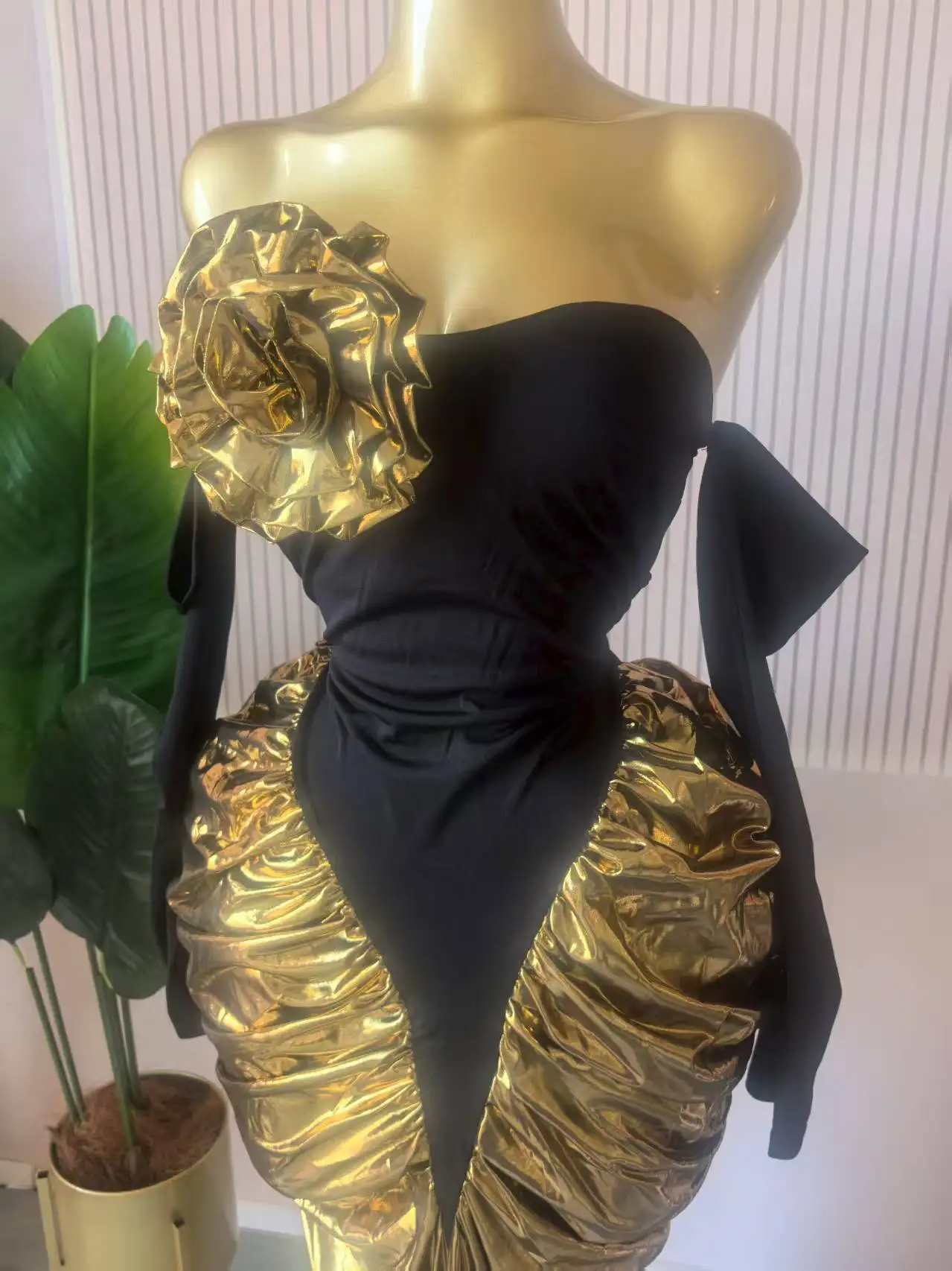 CM.YAYA Women Off Shoulder Long Sleeve Floral Gilding Patchwork Stacked Ruched Maxi Long Dress 2025 Birthday Sexy Party Dresses CM.YAYA Women Off Shoulder Long Sleeve Floral Gilding Patchwork Stacked Ruched Maxi Long Dress 2025 Birthday Sexy Party Dresses