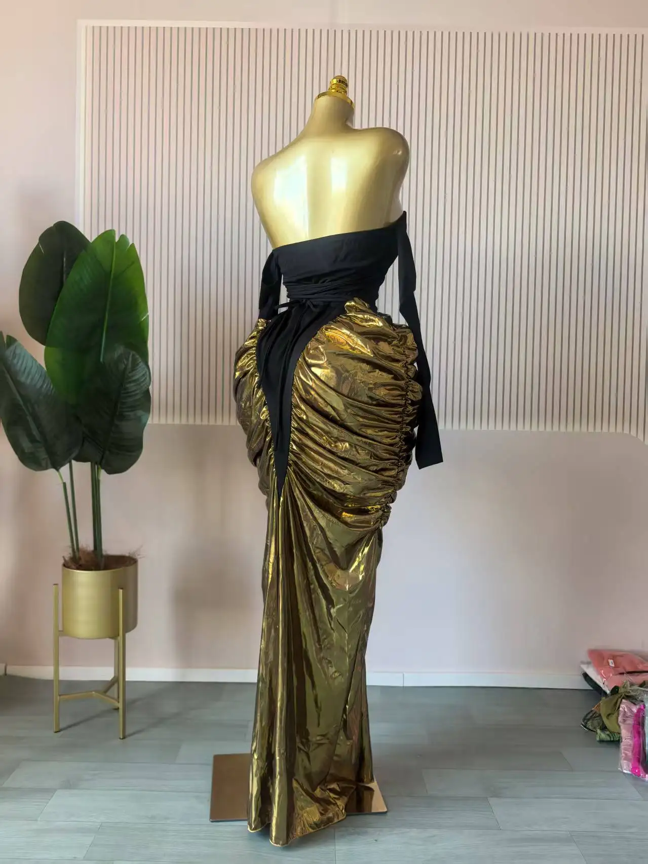 CM.YAYA Women Off Shoulder Long Sleeve Floral Gilding Patchwork Stacked Ruched Maxi Long Dress 2025 Birthday Sexy Party Dresses CM.YAYA Women Off Shoulder Long Sleeve Floral Gilding Patchwork Stacked Ruched Maxi Long Dress 2025 Birthday Sexy Party Dresses