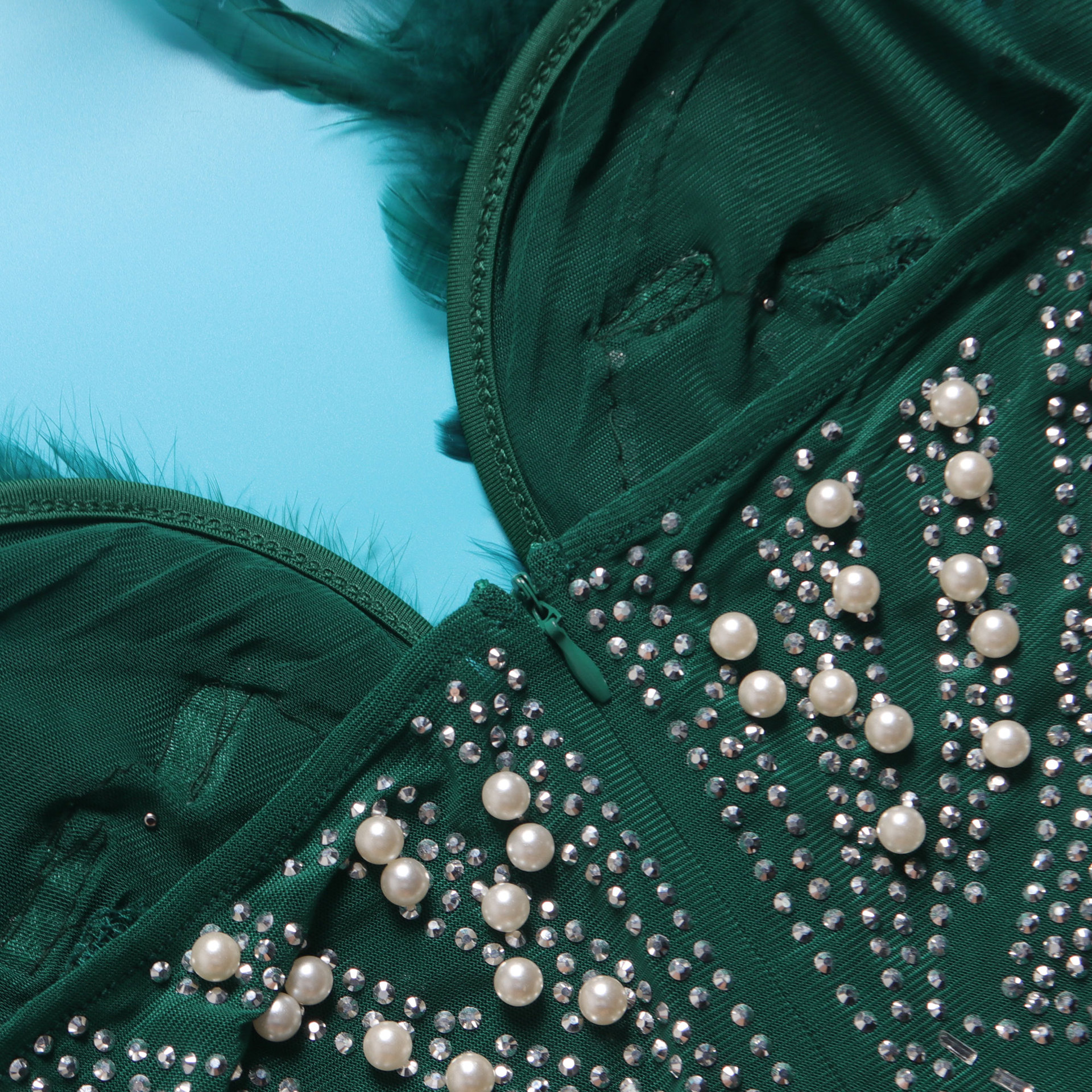 CM.YAYA Women Diamonds Hot Rhinestones Feather Mesh Strapless Plunging V-neck Bodycon Midi Dress 2023 Sexy Party Evening Dresses