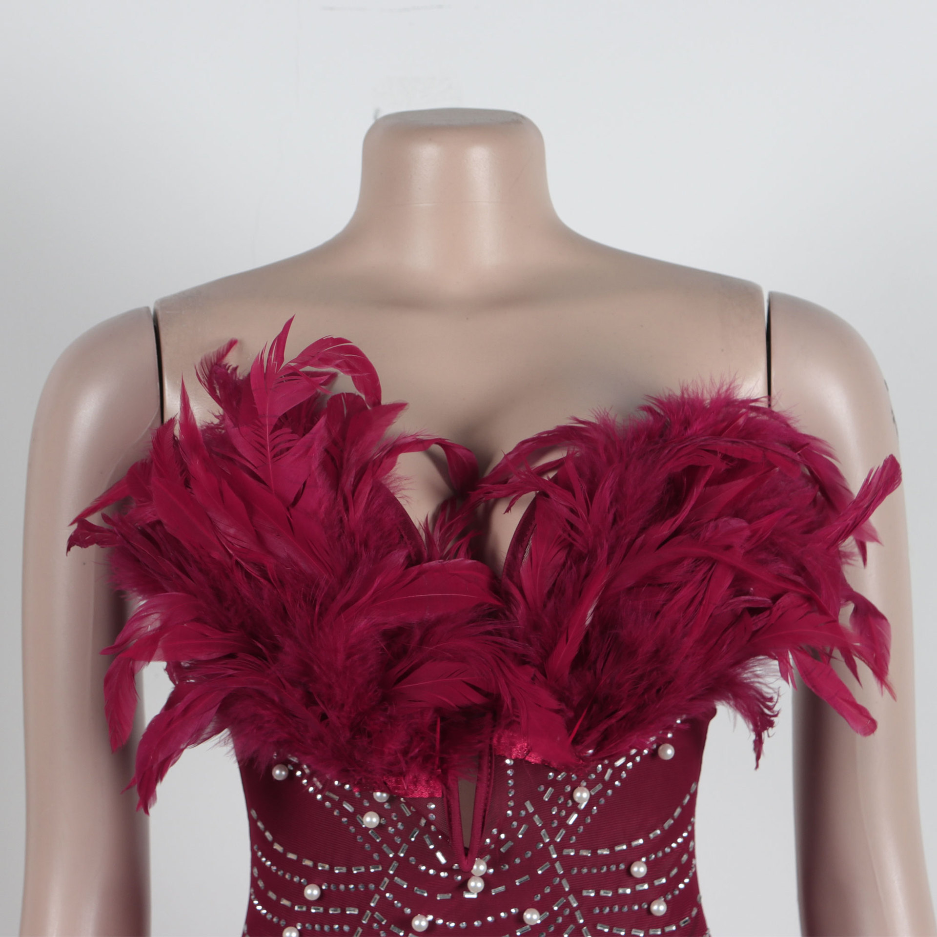 CM.YAYA Women Diamonds Hot Rhinestones Feather Mesh Strapless Plunging V-neck Bodycon Midi Dress 2023 Sexy Party Evening Dresses