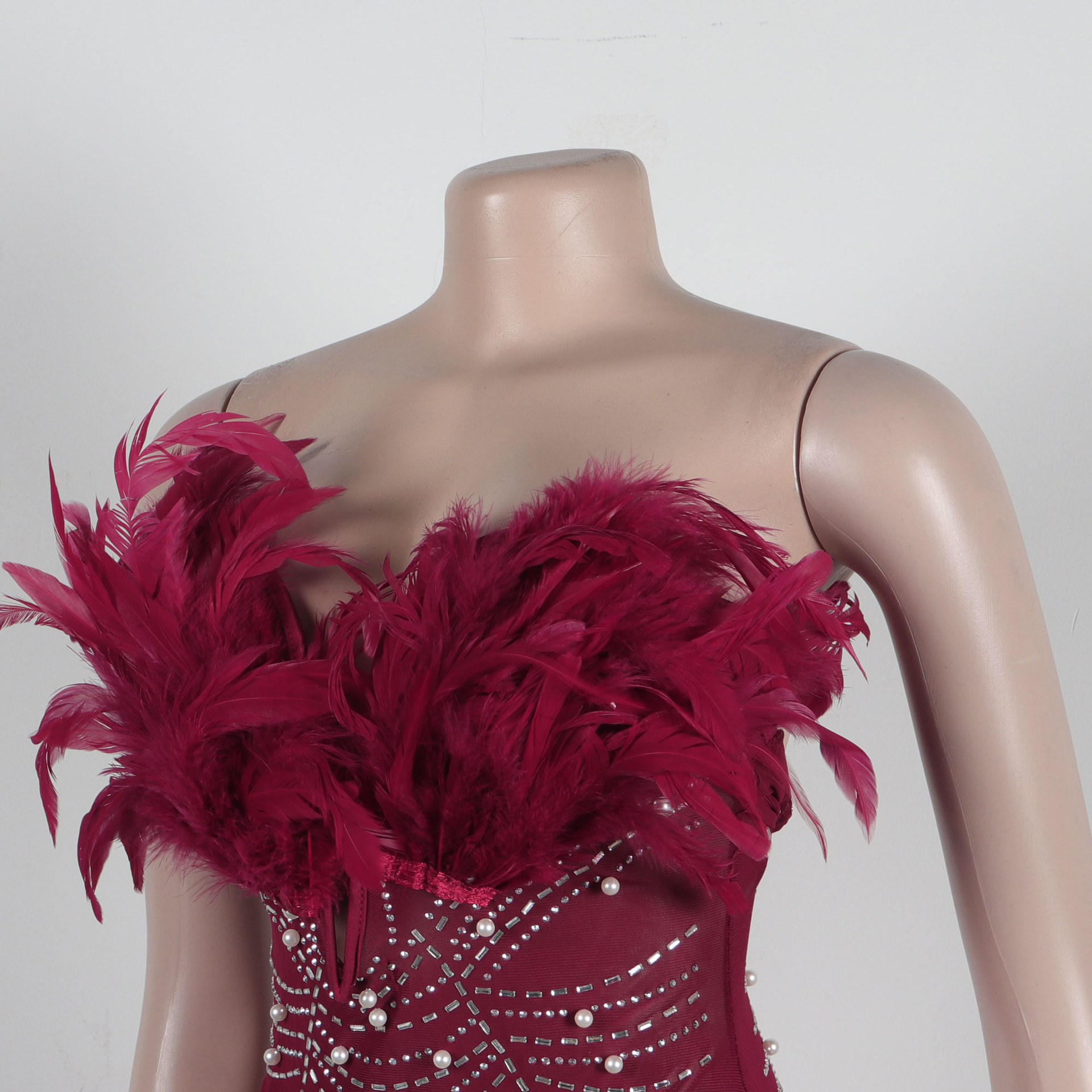 CM.YAYA Women Diamonds Hot Rhinestones Feather Mesh Strapless Plunging V-neck Bodycon Midi Dress 2023 Sexy Party Evening Dresses