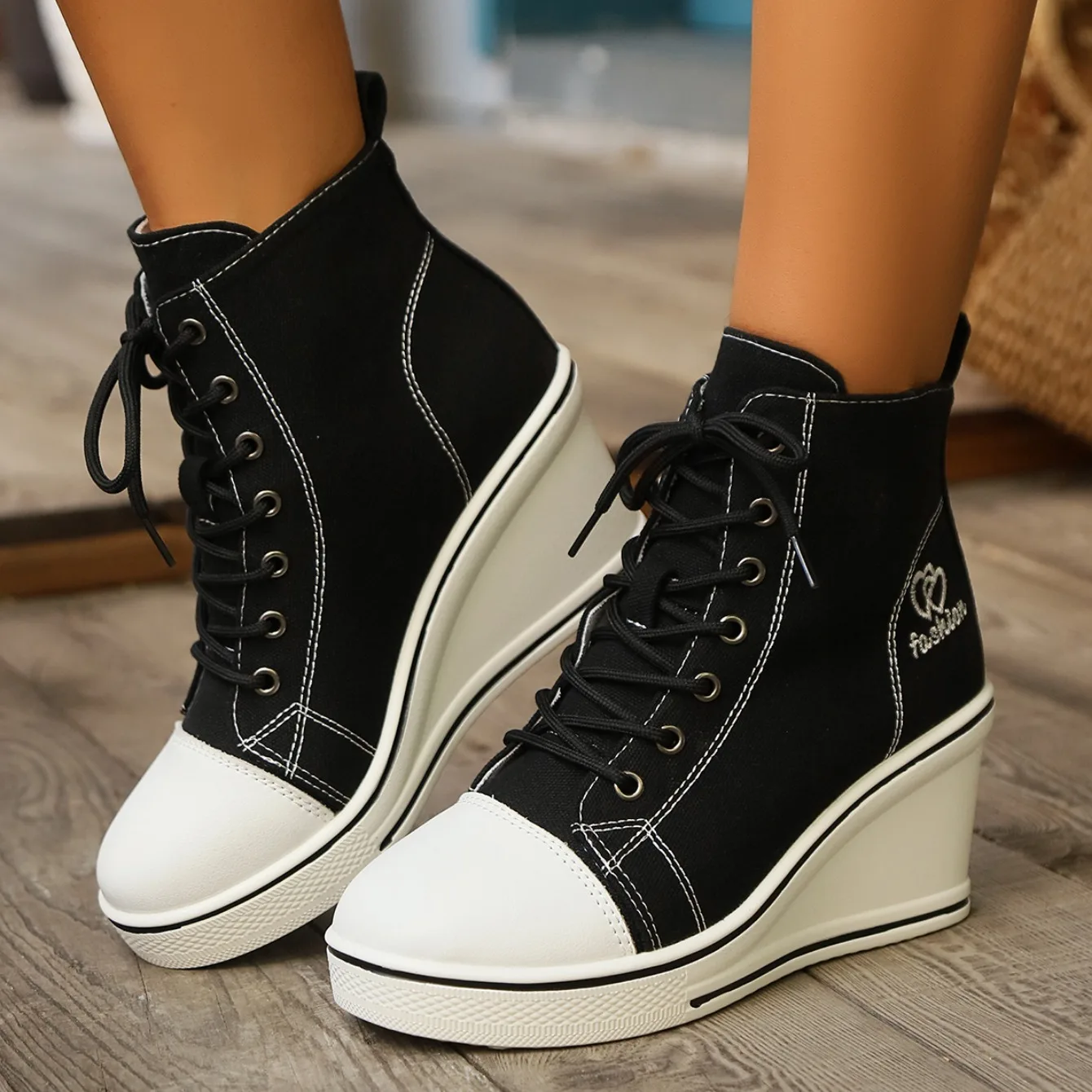 Women Sneakers 2024 New High Tops Wedge Fashion Platform Sneakers Woman Lace Up Height Increase Casual Canvas Shoes for Women