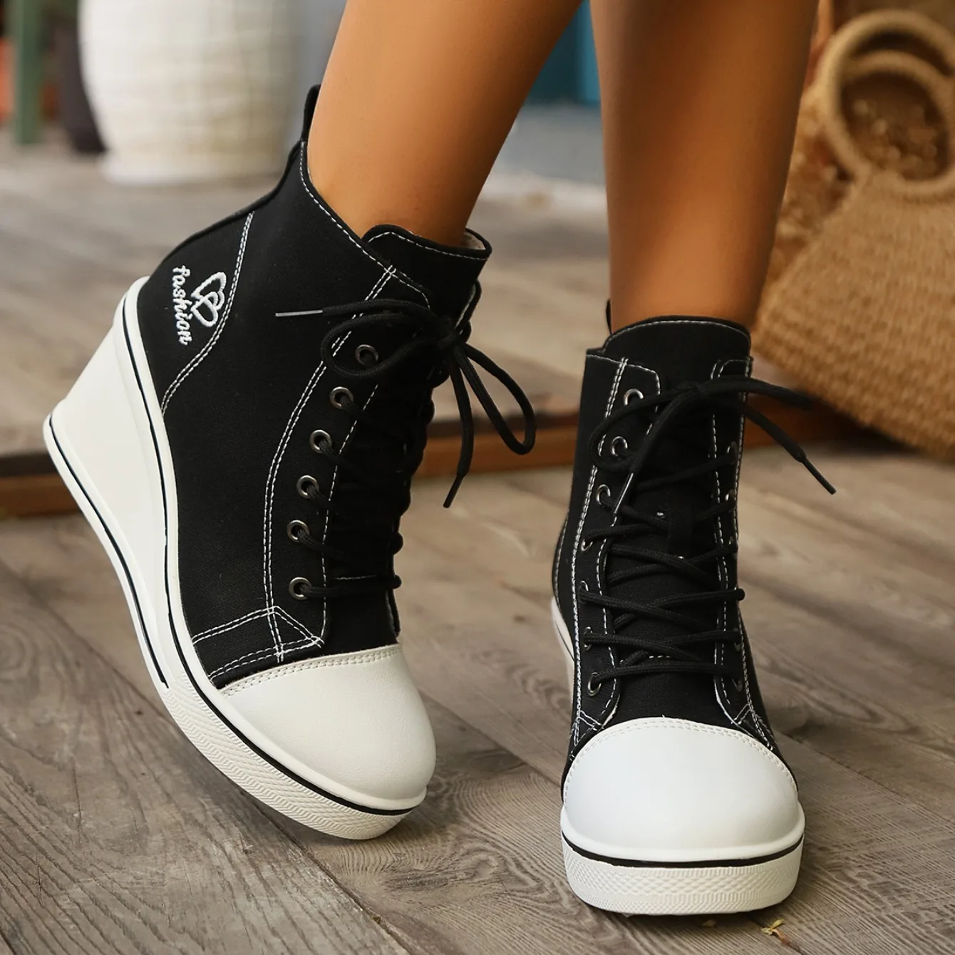 Women Sneakers 2024 New High Tops Wedge Fashion Platform Sneakers Woman Lace Up Height Increase Casual Canvas Shoes for Women
