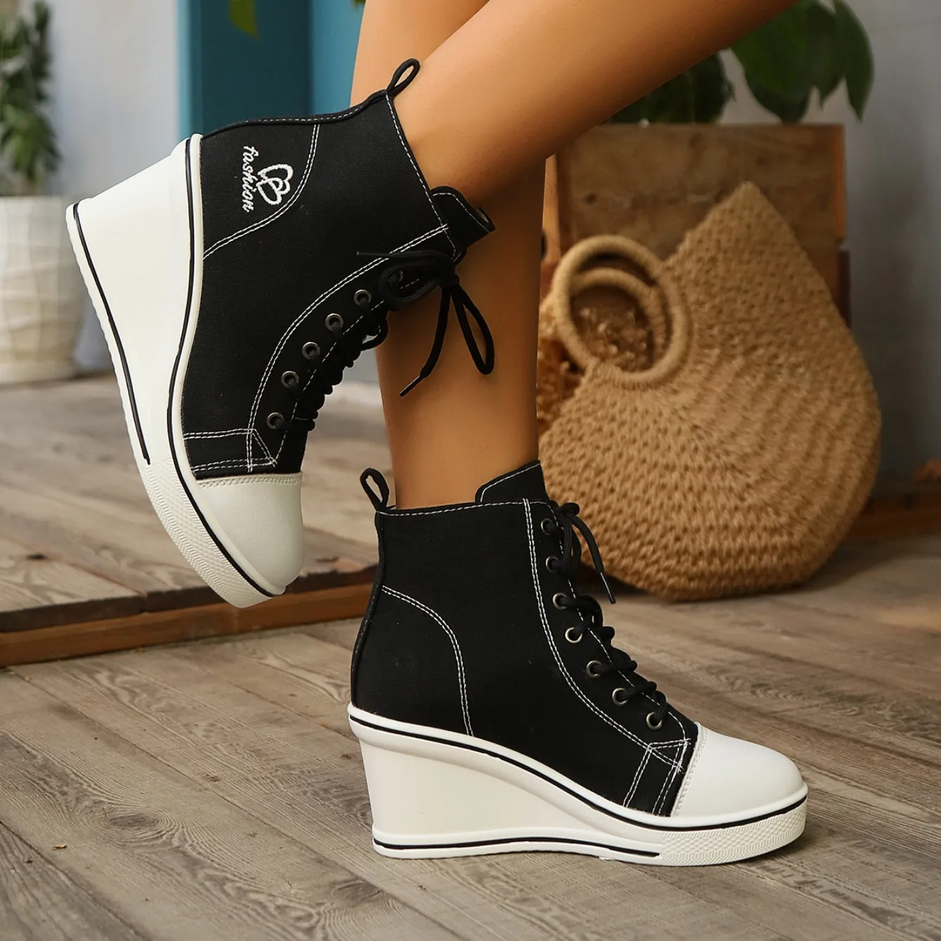 Women Sneakers 2024 New High Tops Wedge Fashion Platform Sneakers Woman Lace Up Height Increase Casual Canvas Shoes for Women