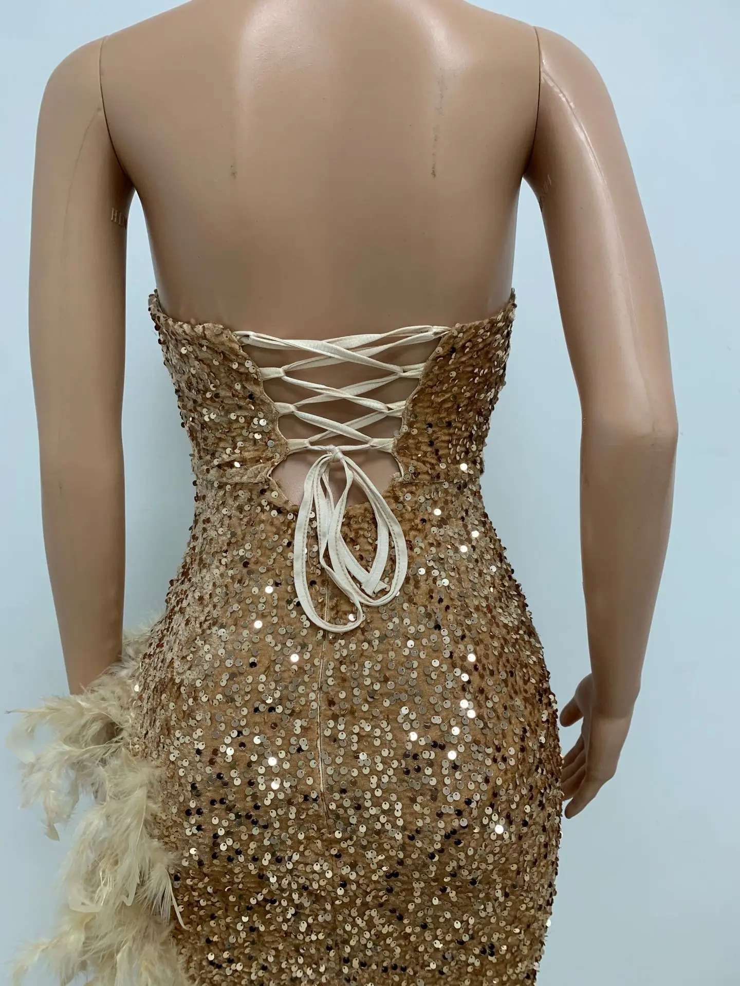 CM.YAYA Women Sequined Strapless Feather High Side Split Strapless Bodycon Midi Maxi Dress Sexy Club Even Party Dresses Vestidos CM.YAYA Women Sequined Strapless Feather High Side Split Strapless Bodycon Midi Maxi Dress Sexy Club Even Party Dresses Vestidos