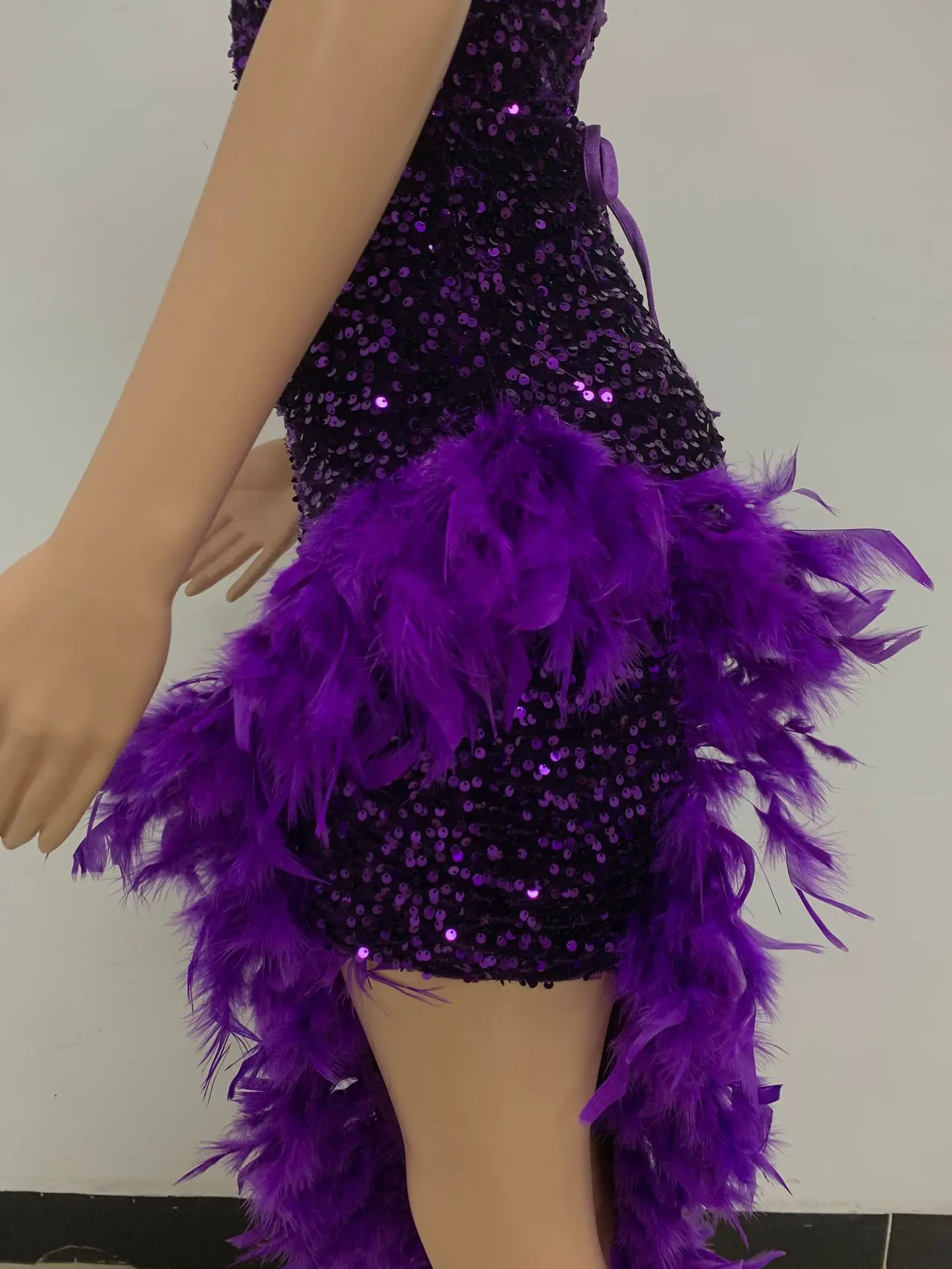 CM.YAYA Women Sequined Strapless Feather High Side Split Strapless Bodycon Midi Maxi Dress Sexy Club Even Party Dresses Vestidos CM.YAYA Women Sequined Strapless Feather High Side Split Strapless Bodycon Midi Maxi Dress Sexy Club Even Party Dresses Vestidos