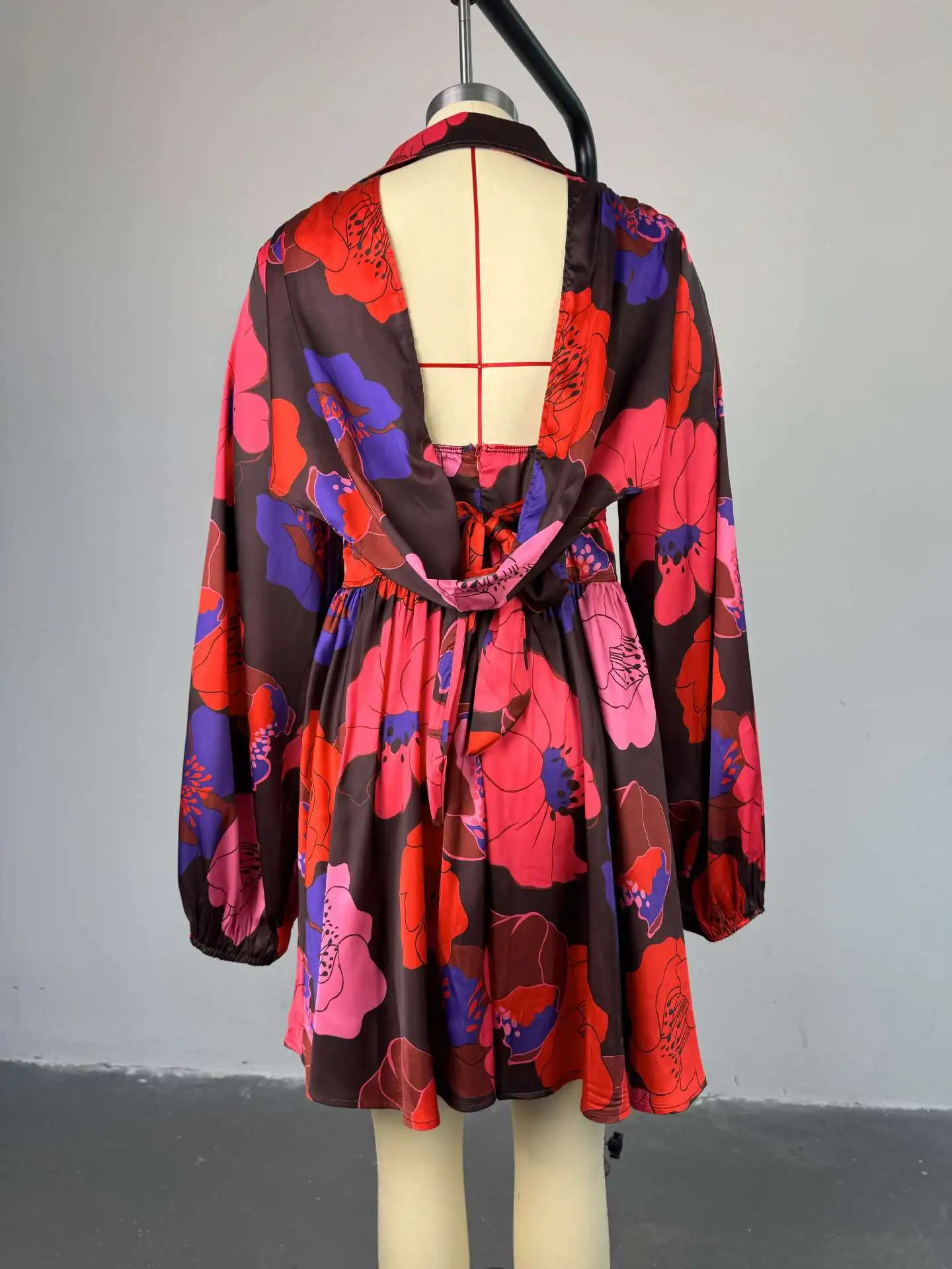 CM.YAYA Women V-neck Long Sleeve Pleated Floral Print Mini Dress Sweet elegant Sexy Birthday Beach Night Party Vestidos Dresses