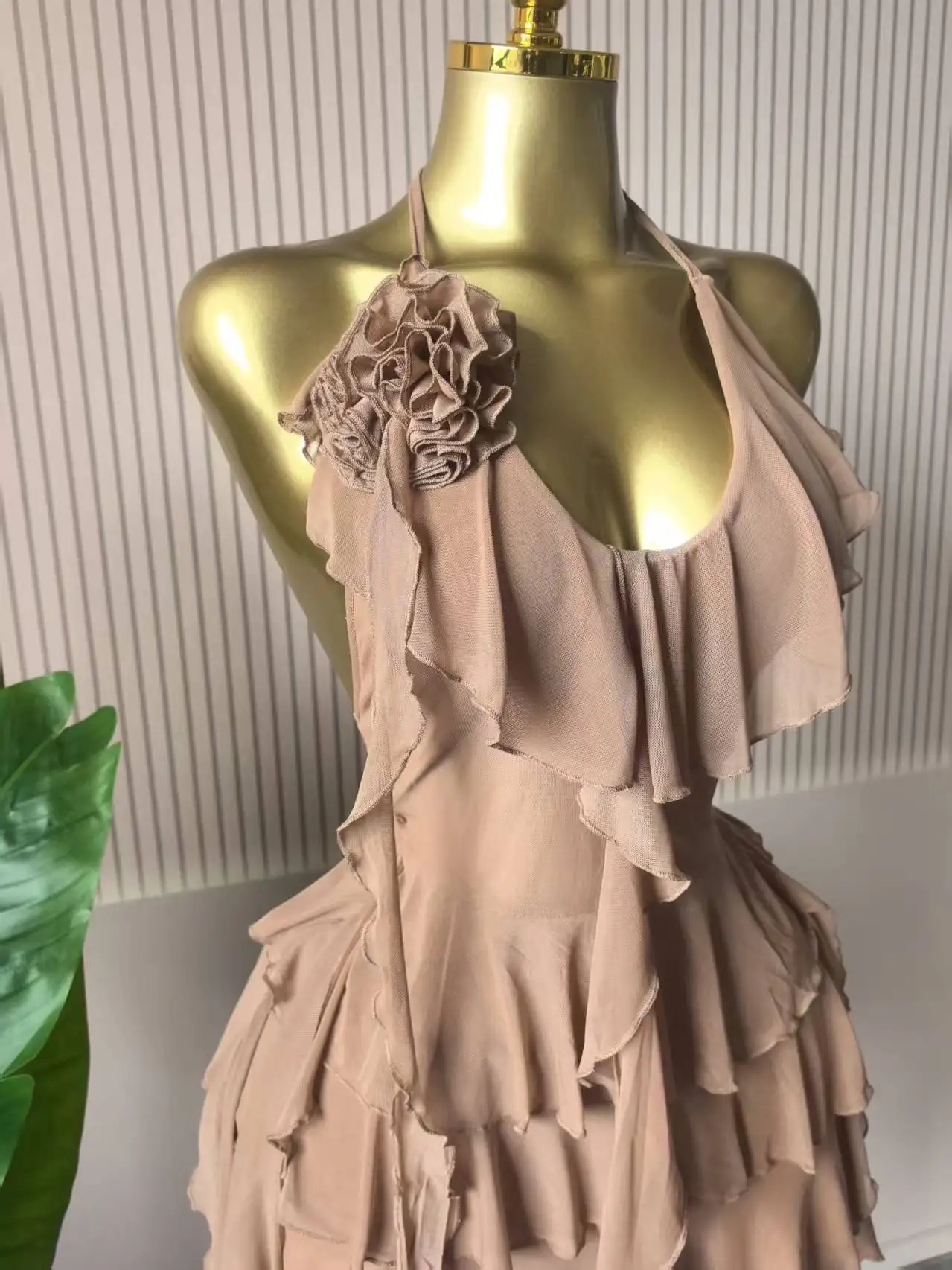 CM.YAYA Women Halter Neck Backless Tierred Ruffles Ball Gown Mini Dress 2025 Beach Holiday Party Birthday Street Sexy Dresses CM.YAYA Women Halter Neck Backless Tierred Ruffles Ball Gown Mini Dress 2025 Beach Holiday Party Birthday Street Sexy Dresses