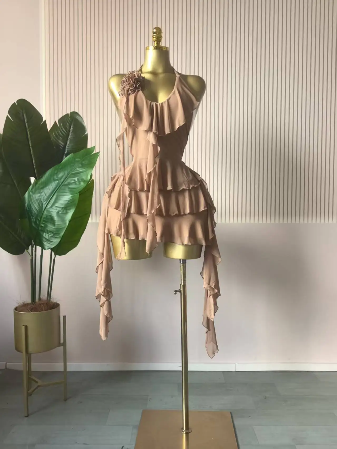 CM.YAYA Women Halter Neck Backless Tierred Ruffles Ball Gown Mini Dress 2025 Beach Holiday Party Birthday Street Sexy Dresses CM.YAYA Women Halter Neck Backless Tierred Ruffles Ball Gown Mini Dress 2025 Beach Holiday Party Birthday Street Sexy Dresses