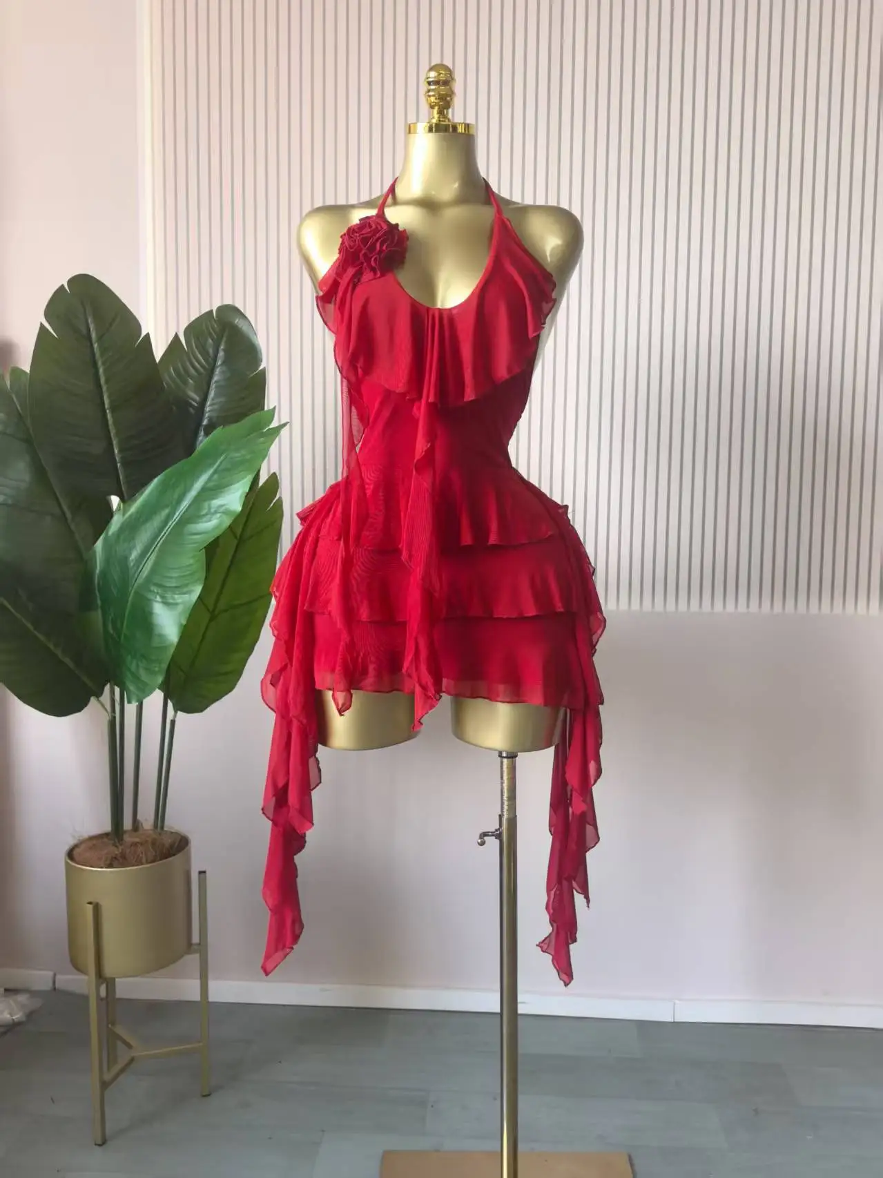 CM.YAYA Women Halter Neck Backless Tierred Ruffles Ball Gown Mini Dress 2025 Beach Holiday Party Birthday Street Sexy Dresses CM.YAYA Women Halter Neck Backless Tierred Ruffles Ball Gown Mini Dress 2025 Beach Holiday Party Birthday Street Sexy Dresses
