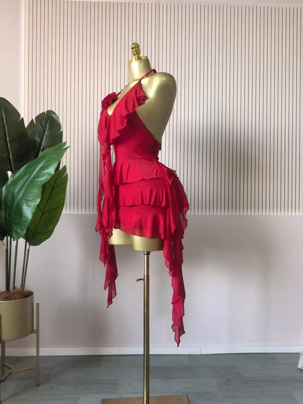 CM.YAYA Women Halter Neck Backless Tierred Ruffles Ball Gown Mini Dress 2025 Beach Holiday Party Birthday Street Sexy Dresses CM.YAYA Women Halter Neck Backless Tierred Ruffles Ball Gown Mini Dress 2025 Beach Holiday Party Birthday Street Sexy Dresses