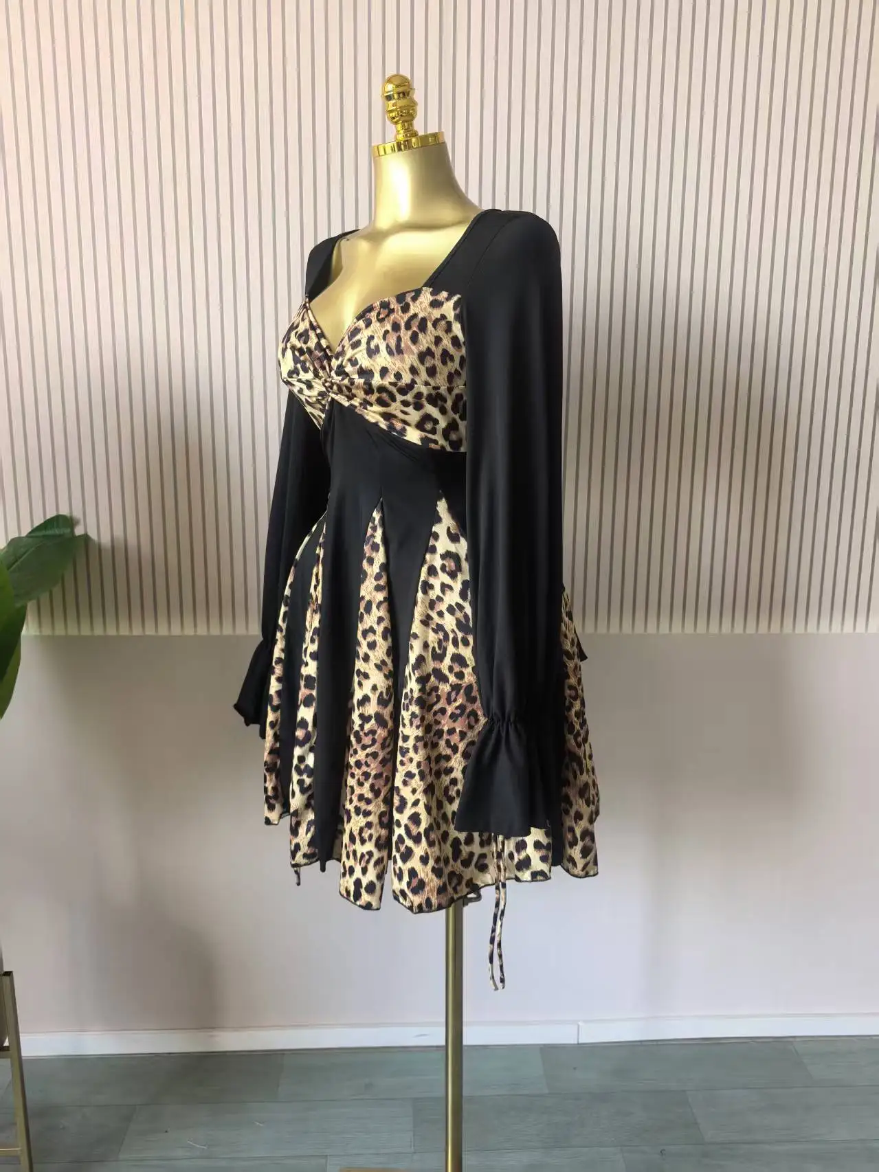 CM.YAYA Women Leopard Printed Patchwork Strapless Long Sleeve A-line Mini Midi Dress Fall Holiday Party Birthday Street Dresses CM.YAYA Women Leopard Printed Patchwork Strapless Long Sleeve A-line Mini Midi Dress Fall Holiday Party Birthday Street Dresses