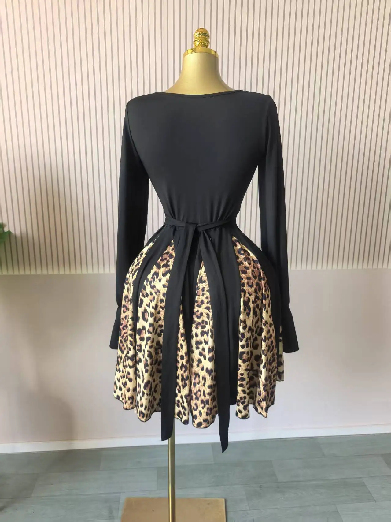 CM.YAYA Women Leopard Printed Patchwork Strapless Long Sleeve A-line Mini Midi Dress Fall Holiday Party Birthday Street Dresses CM.YAYA Women Leopard Printed Patchwork Strapless Long Sleeve A-line Mini Midi Dress Fall Holiday Party Birthday Street Dresses