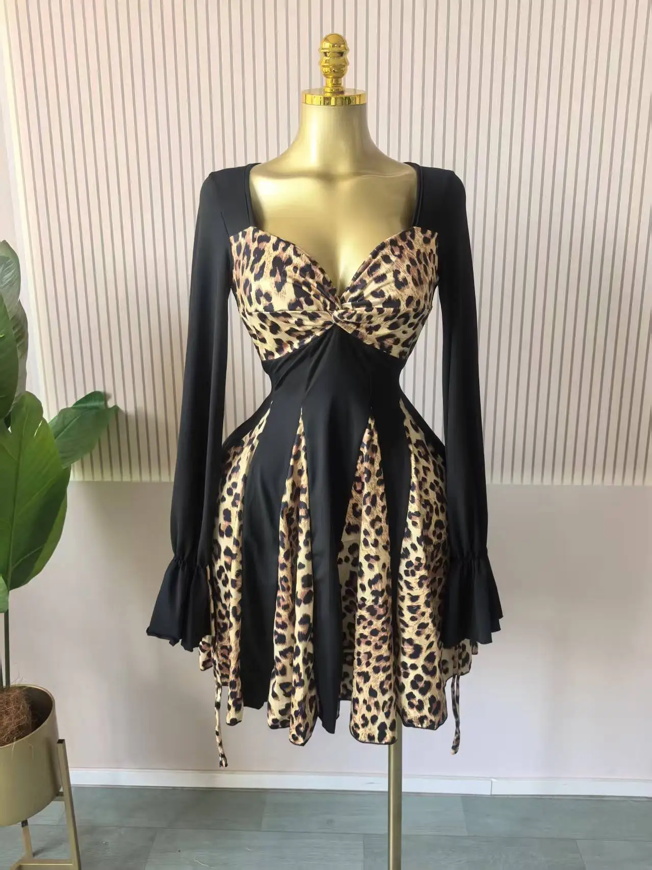 CM.YAYA Women Leopard Printed Patchwork Strapless Long Sleeve A-line Mini Midi Dress Fall Holiday Party Birthday Street Dresses CM.YAYA Women Leopard Printed Patchwork Strapless Long Sleeve A-line Mini Midi Dress Fall Holiday Party Birthday Street Dresses