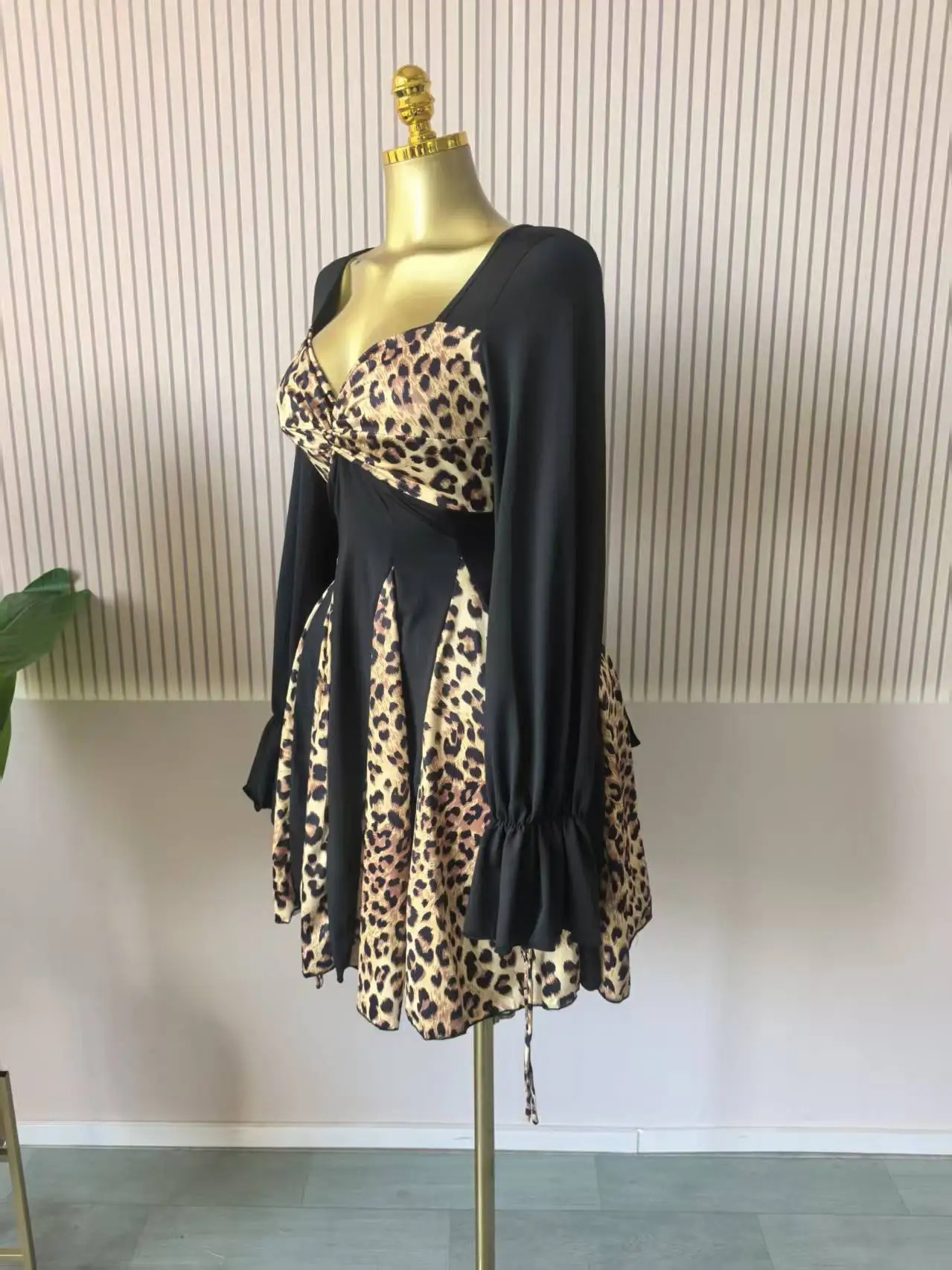 CM.YAYA Women Leopard Printed Patchwork Strapless Long Sleeve A-line Mini Midi Dress Fall Holiday Party Birthday Street Dresses CM.YAYA Women Leopard Printed Patchwork Strapless Long Sleeve A-line Mini Midi Dress Fall Holiday Party Birthday Street Dresses