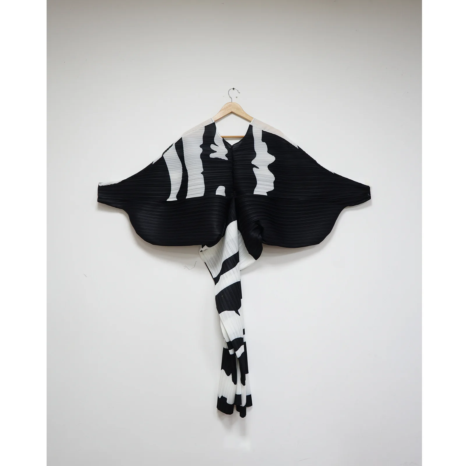 CM.YAYA Elegant Women Pleated Batwing Long Sleeve V-neck Slim Maxi Long Dress INS Fashion Autumn Winter Ruched Dresses Vestidos