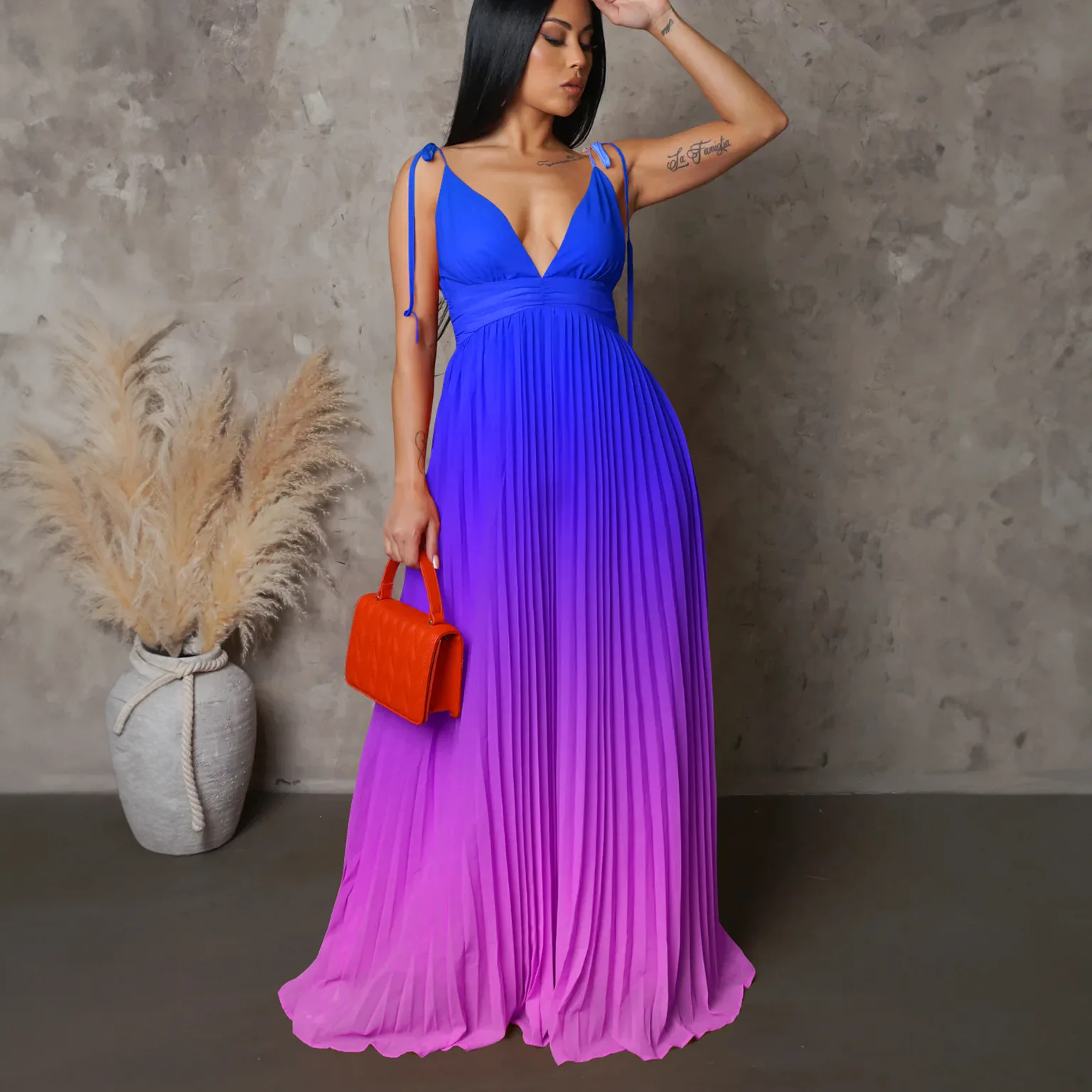 CM.YAYA Women Gradient Color Tie Up Stap Sleeveless Pleated Backless V-neck Maxi Dress 2023 Fashion Street Vestidos Sexy Dresses CM.YAYA Women Gradient Color Tie Up Stap Sleeveless Pleated Backless V-neck Maxi Dress 2023 Fashion Street Vestidos Sexy Dresses