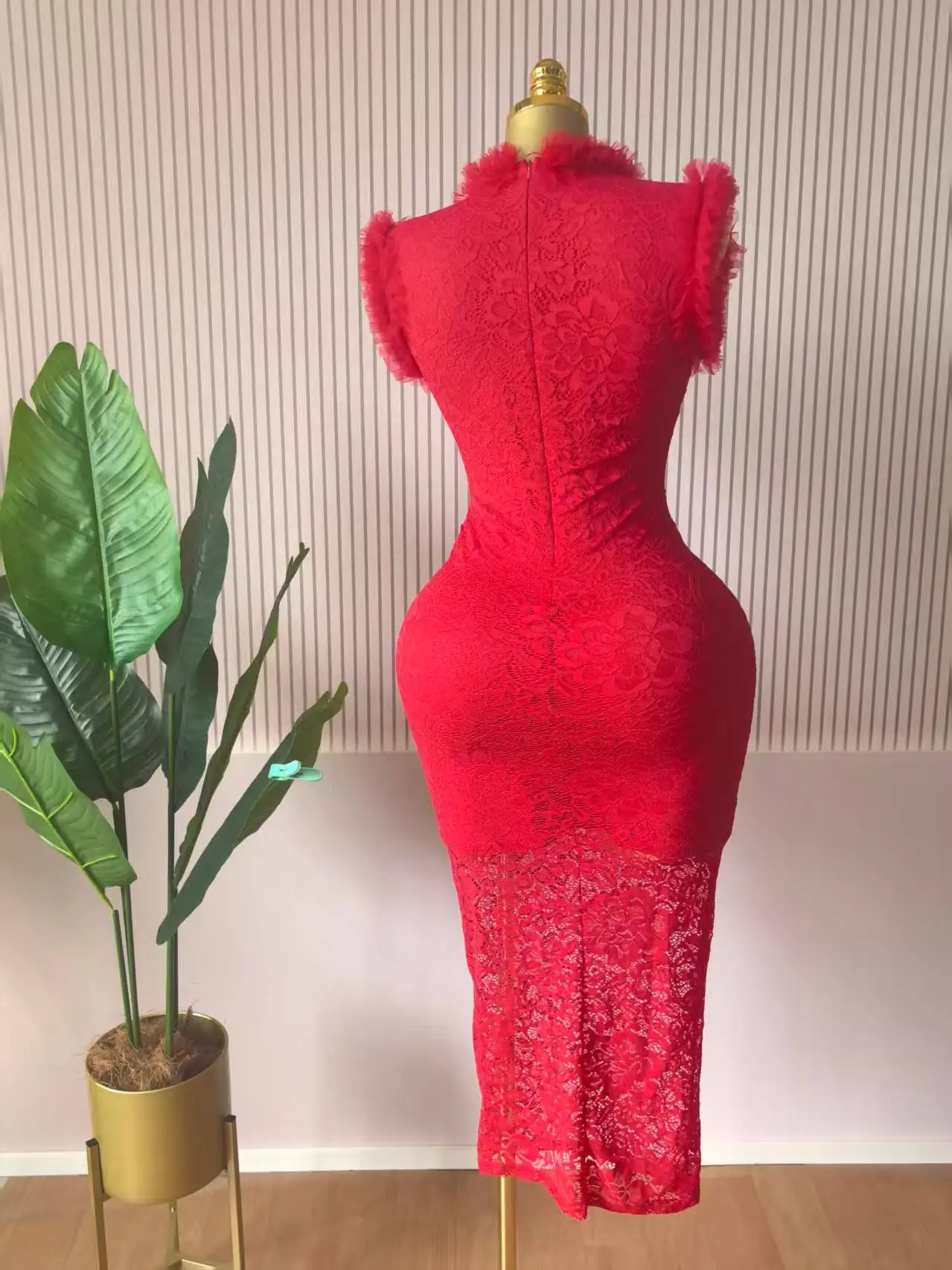 CM.YAYA Women Ruffles Splicing Deep V-neck Lace Floral Bodycon Midi Dress 2025 Birthday Night Club Party Vestidos Sexy Dresses CM.YAYA Women Ruffles Splicing Deep V-neck Lace Floral Bodycon Midi Dress 2025 Birthday Night Club Party Vestidos Sexy Dresses