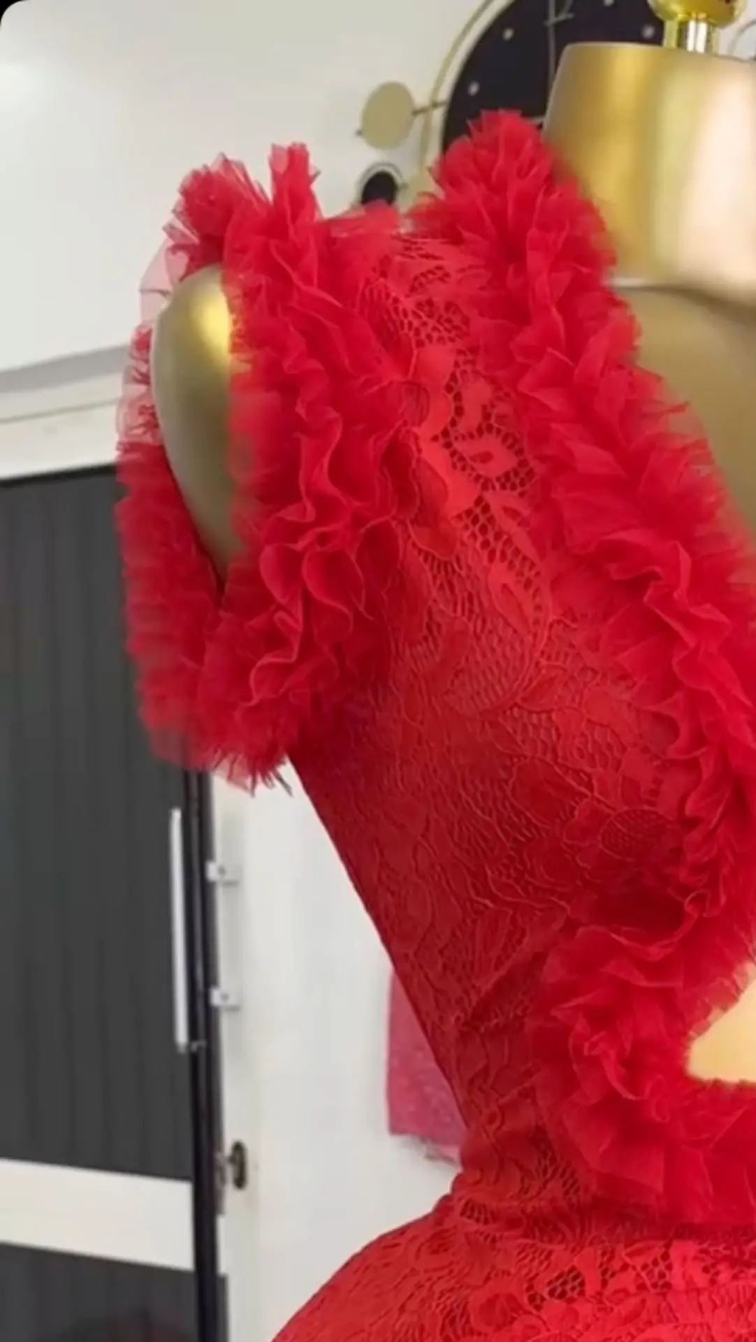 CM.YAYA Women Ruffles Splicing Deep V-neck Lace Floral Bodycon Midi Dress 2025 Birthday Night Club Party Vestidos Sexy Dresses CM.YAYA Women Ruffles Splicing Deep V-neck Lace Floral Bodycon Midi Dress 2025 Birthday Night Club Party Vestidos Sexy Dresses