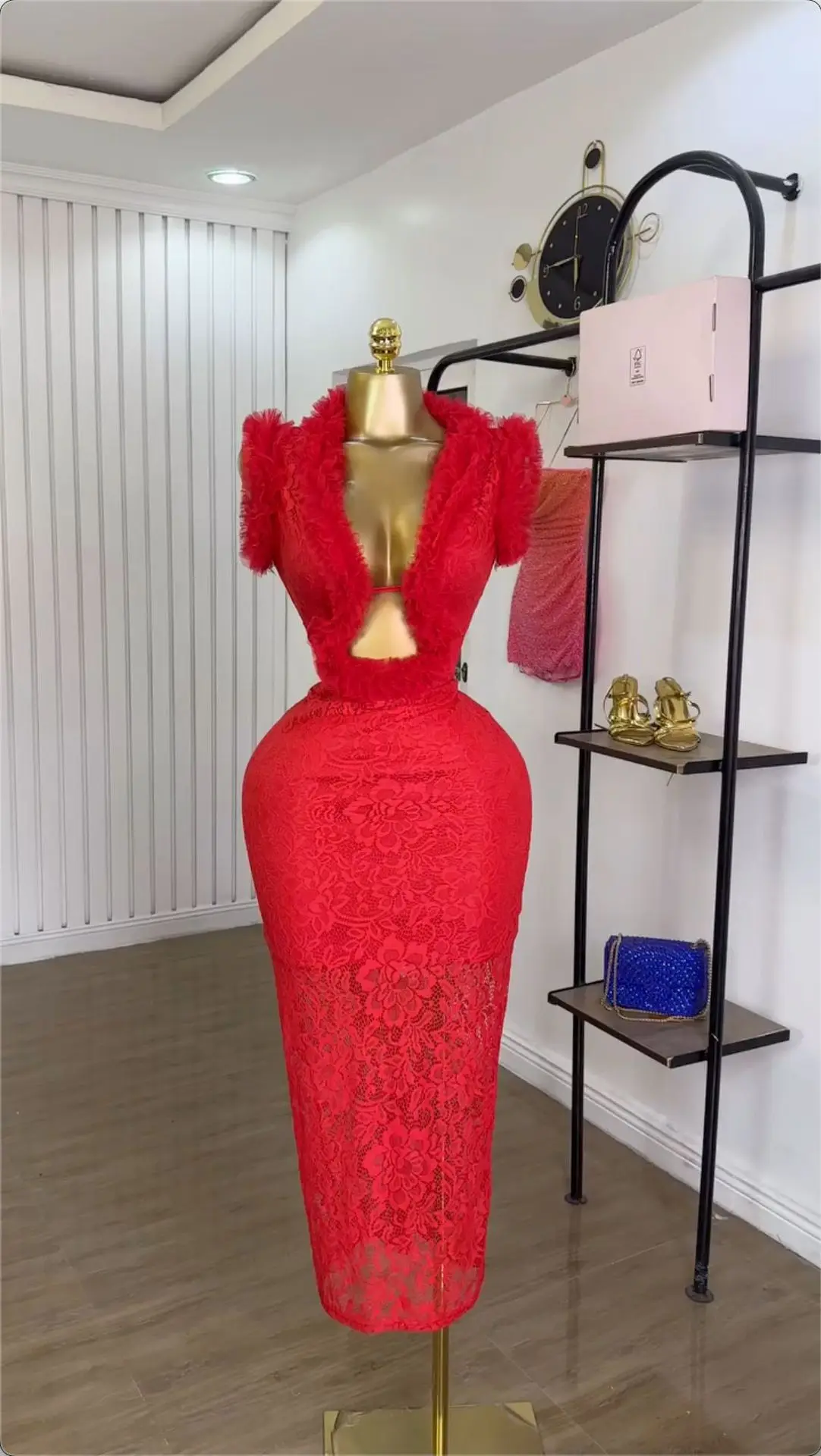 CM.YAYA Women Ruffles Splicing Deep V-neck Lace Floral Bodycon Midi Dress 2025 Birthday Night Club Party Vestidos Sexy Dresses CM.YAYA Women Ruffles Splicing Deep V-neck Lace Floral Bodycon Midi Dress 2025 Birthday Night Club Party Vestidos Sexy Dresses