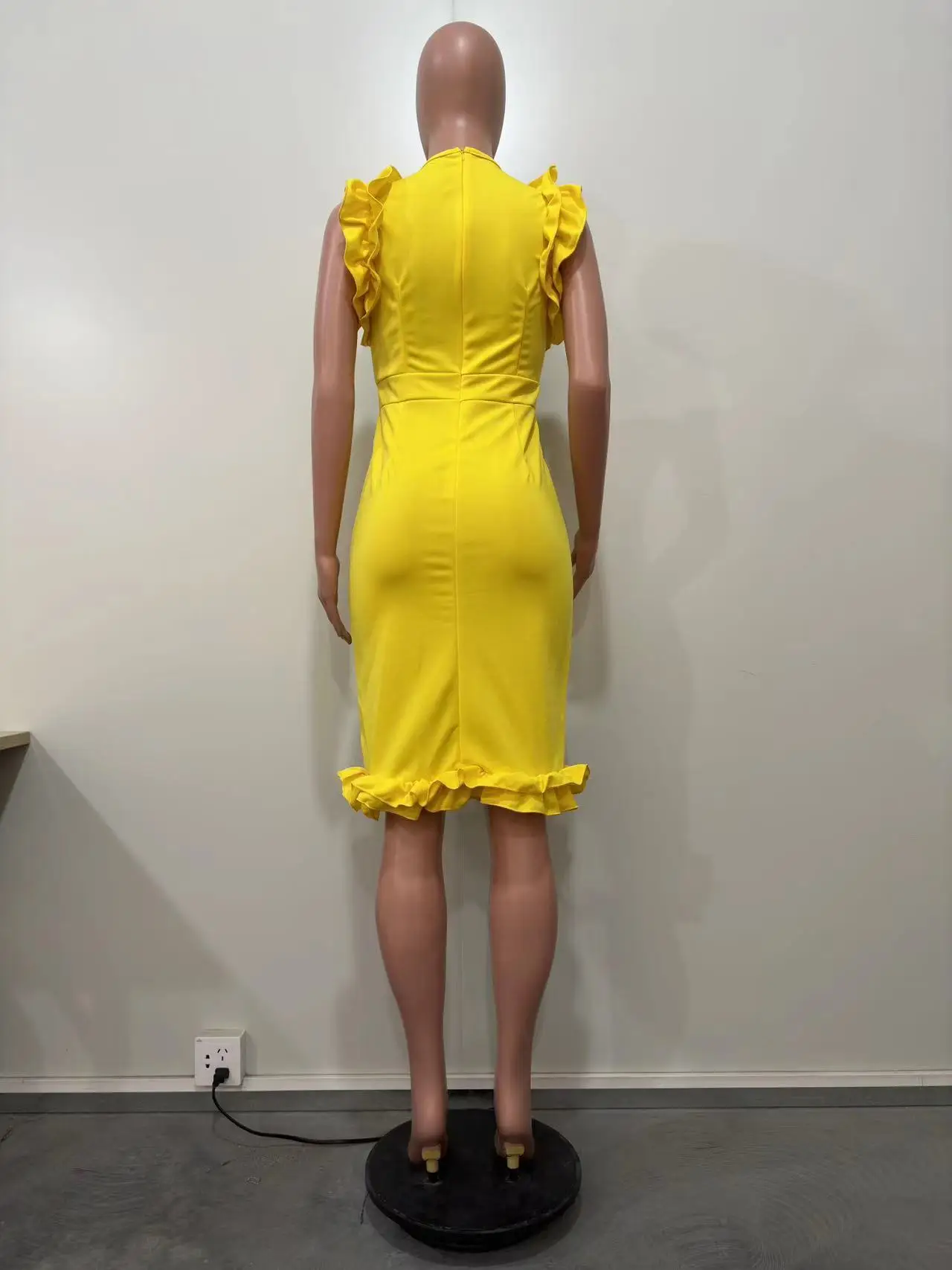 CM.YAYA Women Ruffles Shoulder Hem Sleeveless Bodycon Midi Dress 2023 Autumn Winter OL Sexy Even Vestido Party Cocktail Dresses CM.YAYA Women Ruffles Shoulder Hem Sleeveless Bodycon Midi Dress 2023 Autumn Winter OL Sexy Even Vestido Party Cocktail Dresses