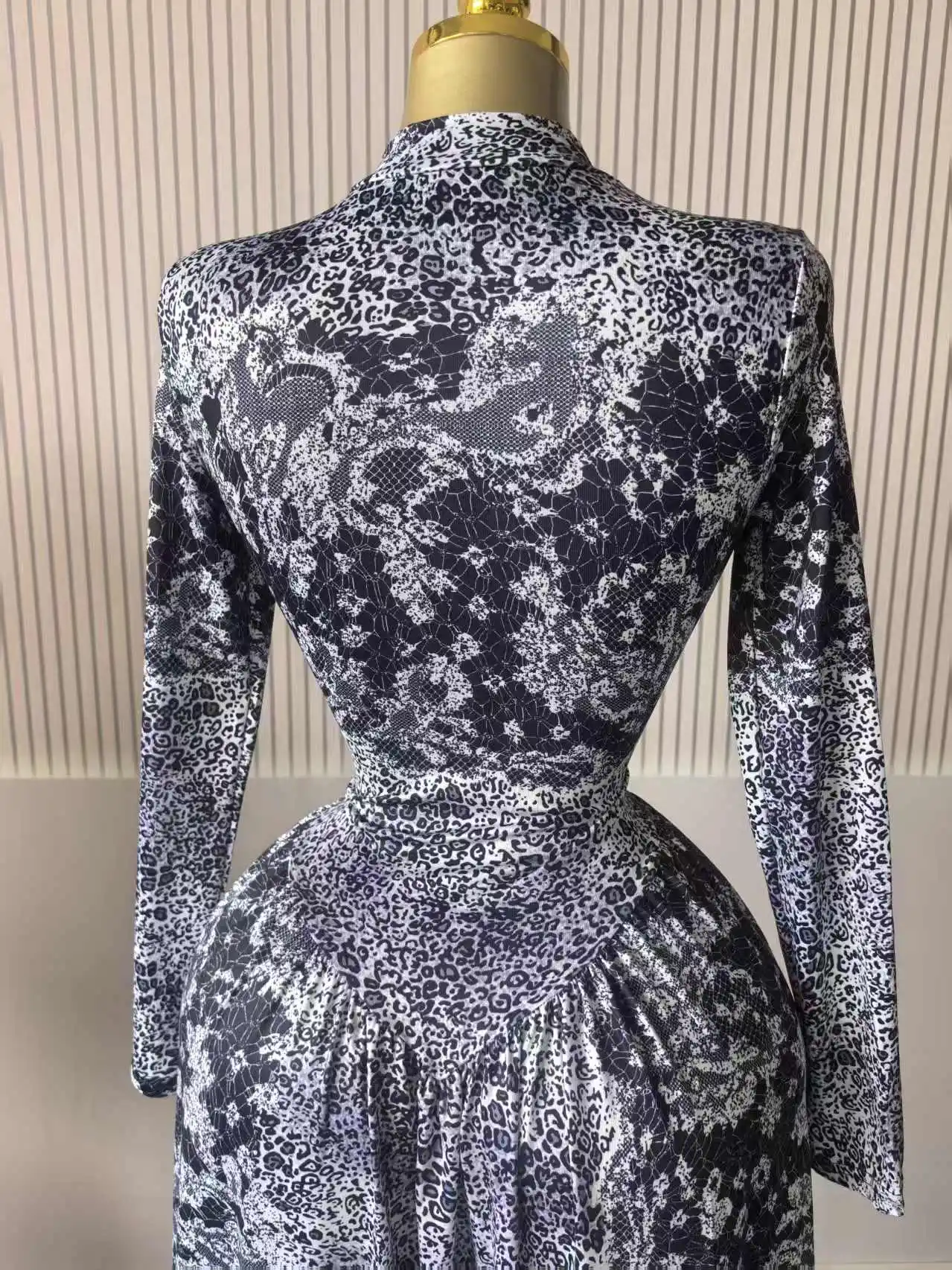 CM.YAYA Women Print Round Neckline Long Sleeve Long Maxi Dress 2026 Spring Evening Party Education Vacation Dresses Vestidos CM.YAYA Women Print Round Neckline Long Sleeve Long Maxi Dress 2026 Spring Evening Party Education Vacation Dresses Vestidos