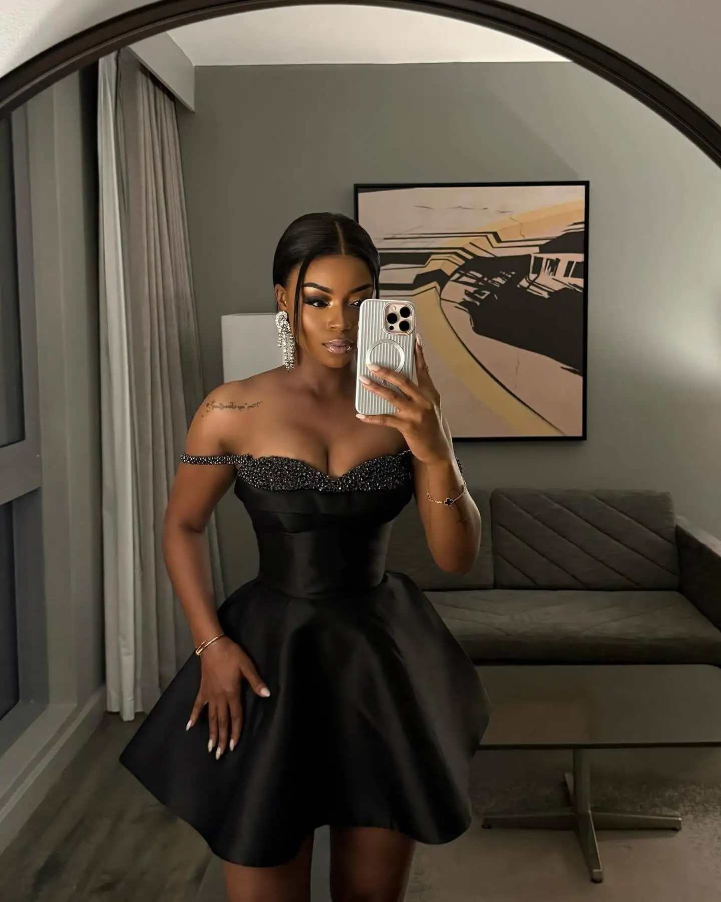 CM.YAYA Women Strapless Sleeveless Sequined Big Swing Bodycon Midi Dress 2024 INS Elegant Club Evening Sexy Party Mini Dresses CM.YAYA Women Strapless Sleeveless Sequined Big Swing Bodycon Midi Dress 2024 INS Elegant Club Evening Sexy Party Mini Dresses