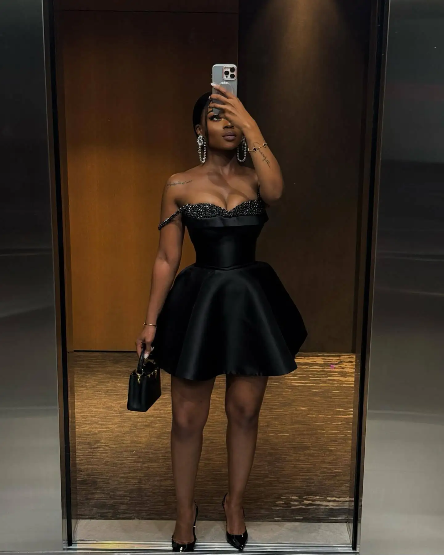 CM.YAYA Women Strapless Sleeveless Sequined Big Swing Bodycon Midi Dress 2024 INS Elegant Club Evening Sexy Party Mini Dresses CM.YAYA Women Strapless Sleeveless Sequined Big Swing Bodycon Midi Dress 2024 INS Elegant Club Evening Sexy Party Mini Dresses