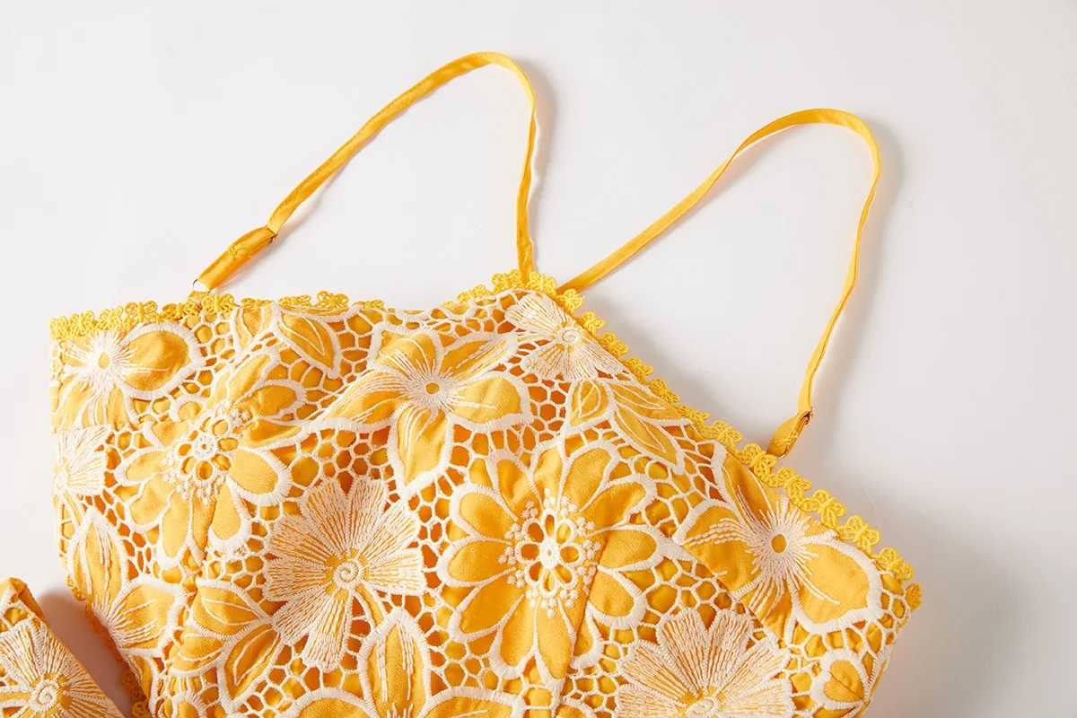 CM.YAYA Women Halter Neck Sleeveless Backless Lace Embroidery Maxi Long Dress Summer Birthday Vacation Beach Holiday Dresses CM.YAYA Women Halter Neck Sleeveless Backless Lace Embroidery Maxi Long Dress Summer Birthday Vacation Beach Holiday Dresses