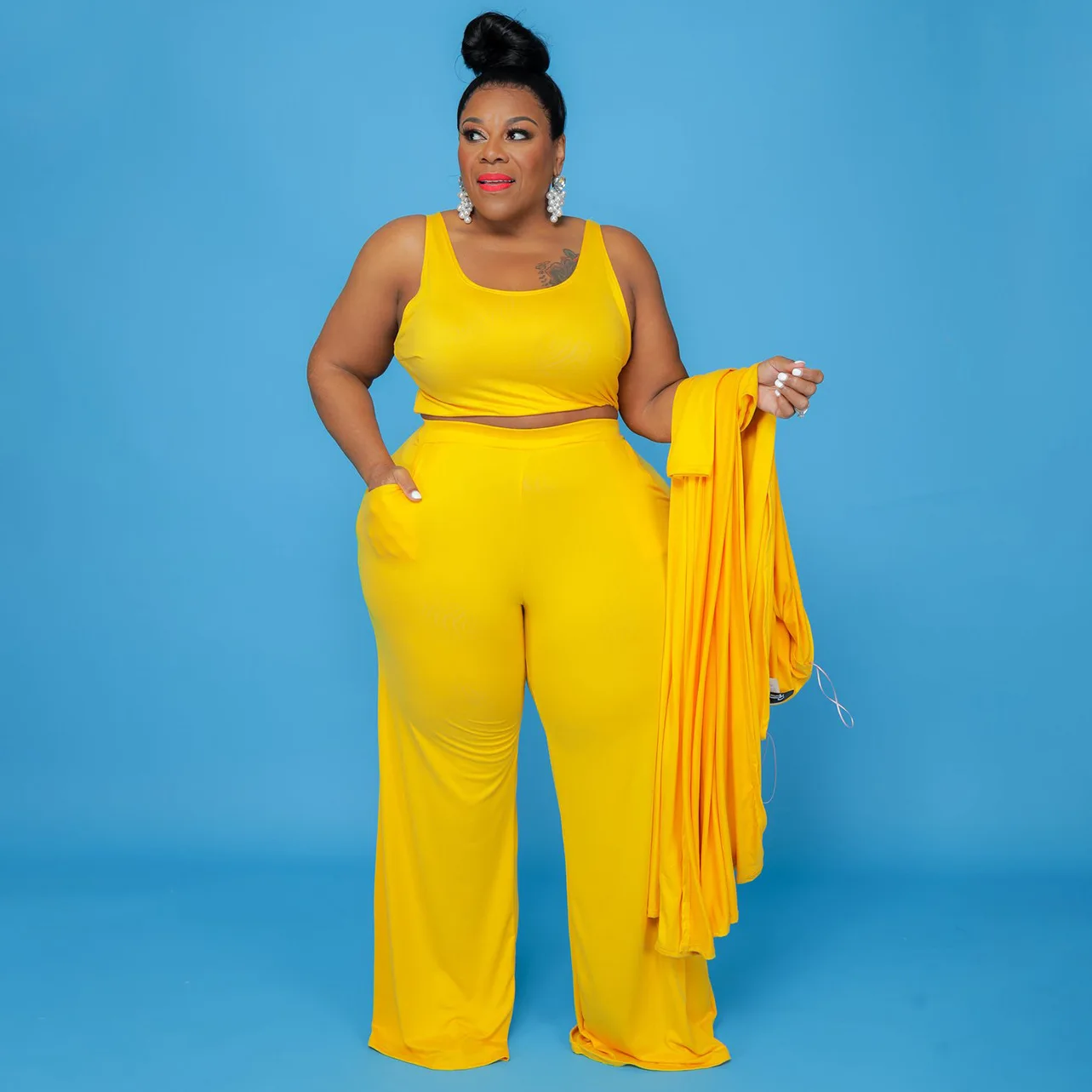 CM.YAYA Plus Size Women Straight Pants Suit + Long Open Stitch Clock + Tank Matching 3-piece Set Outftis Street Curve Tracksuit CM.YAYA Plus Size Women Straight Pants Suit + Long Open Stitch Clock + Tank Matching 3-piece Set Outftis Street Curve Tracksuit