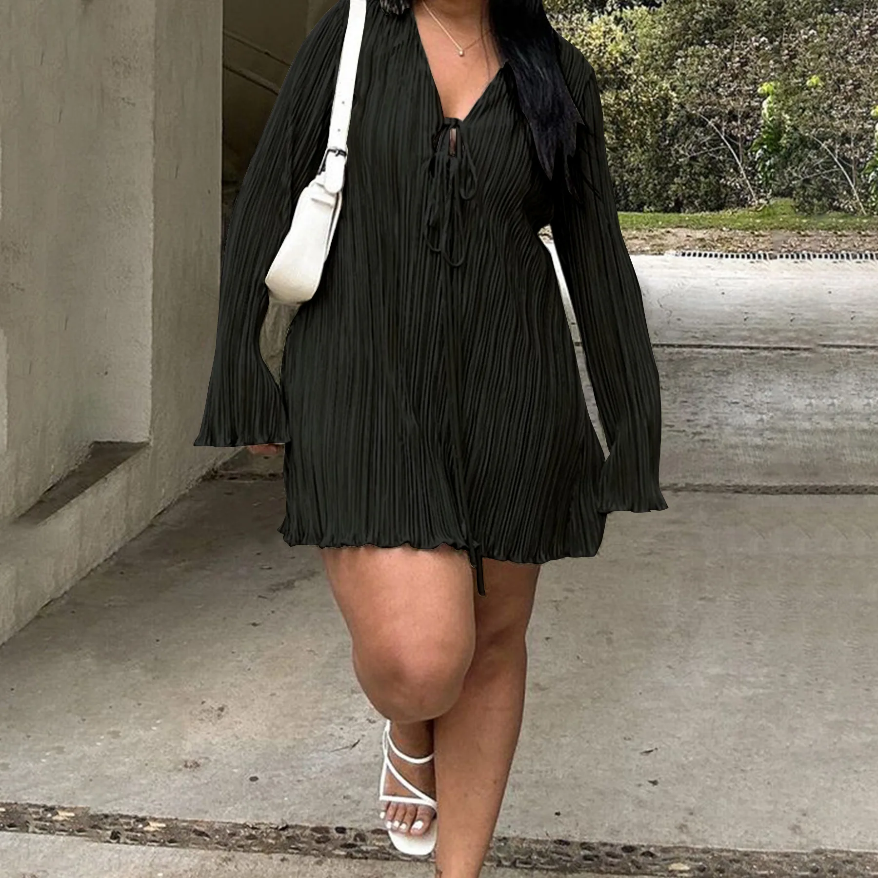 CM.YAYA Long Sleeve Women V-neck Pleated Dress Casual Streetwear Plus Size Mini Dresses 2024 Autumn Slim Party Casual