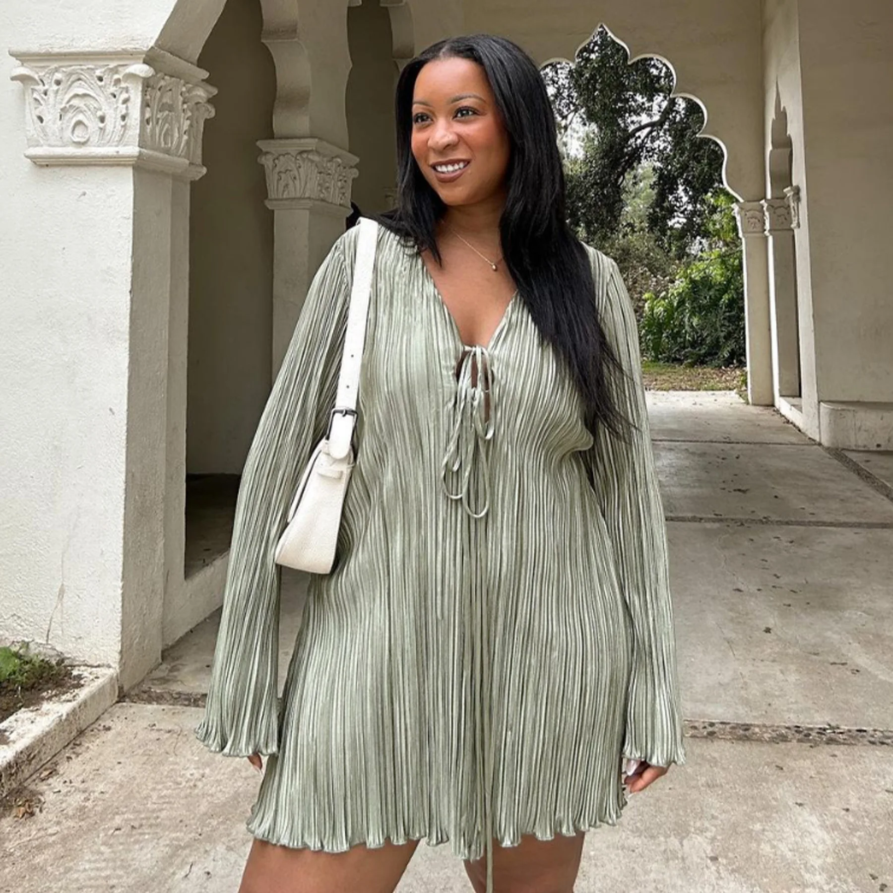 CM.YAYA Long Sleeve Women V-neck Pleated Dress Casual Streetwear Plus Size Mini Dresses 2024 Autumn Slim Party Casual