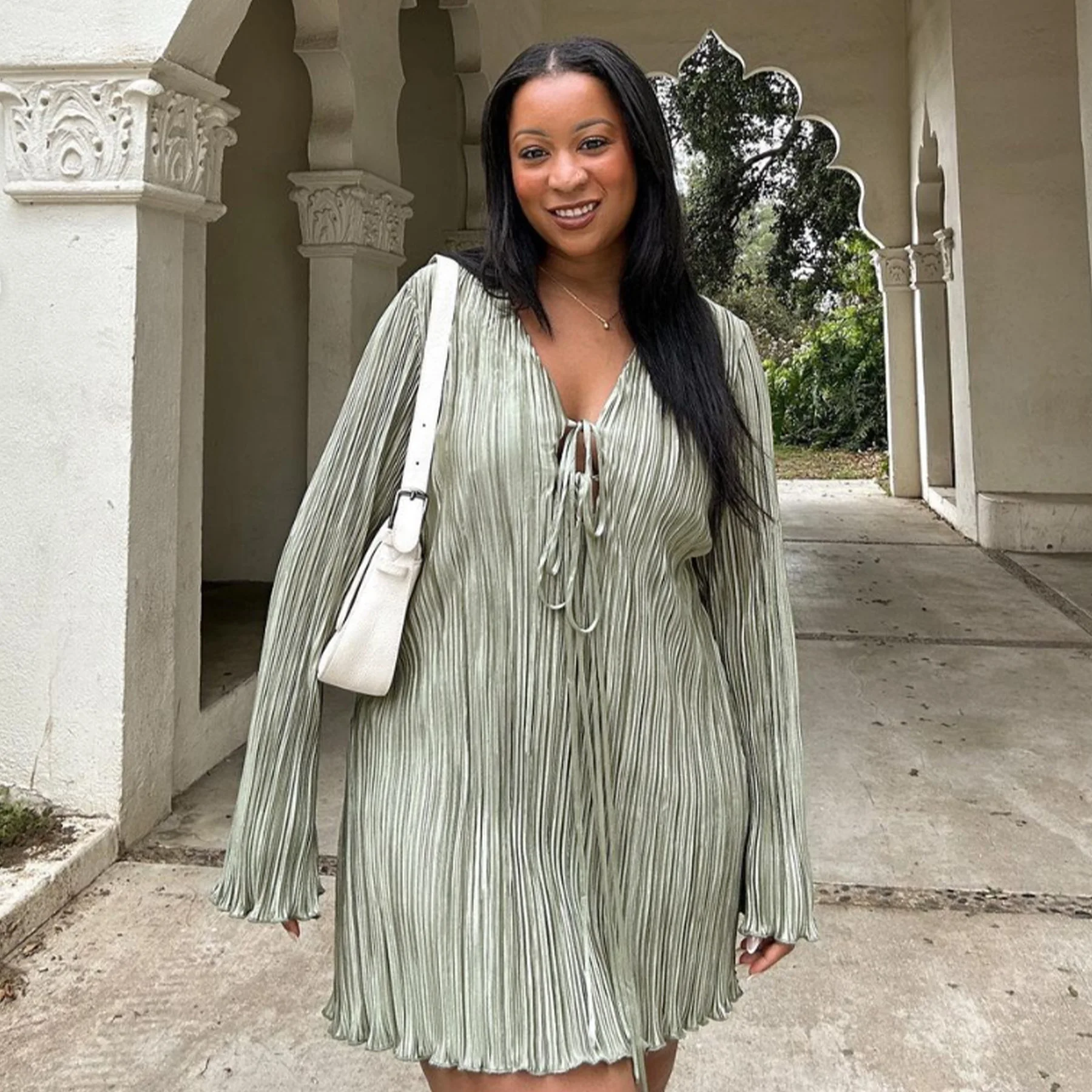 CM.YAYA Long Sleeve Women V-neck Pleated Dress Casual Streetwear Plus Size Mini Dresses 2024 Autumn Slim Party Casual