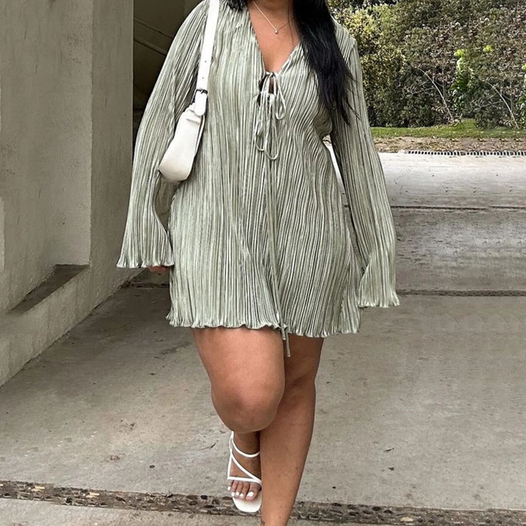 CM.YAYA Long Sleeve Women V-neck Pleated Dress Casual Streetwear Plus Size Mini Dresses 2024 Autumn Slim Party Casual