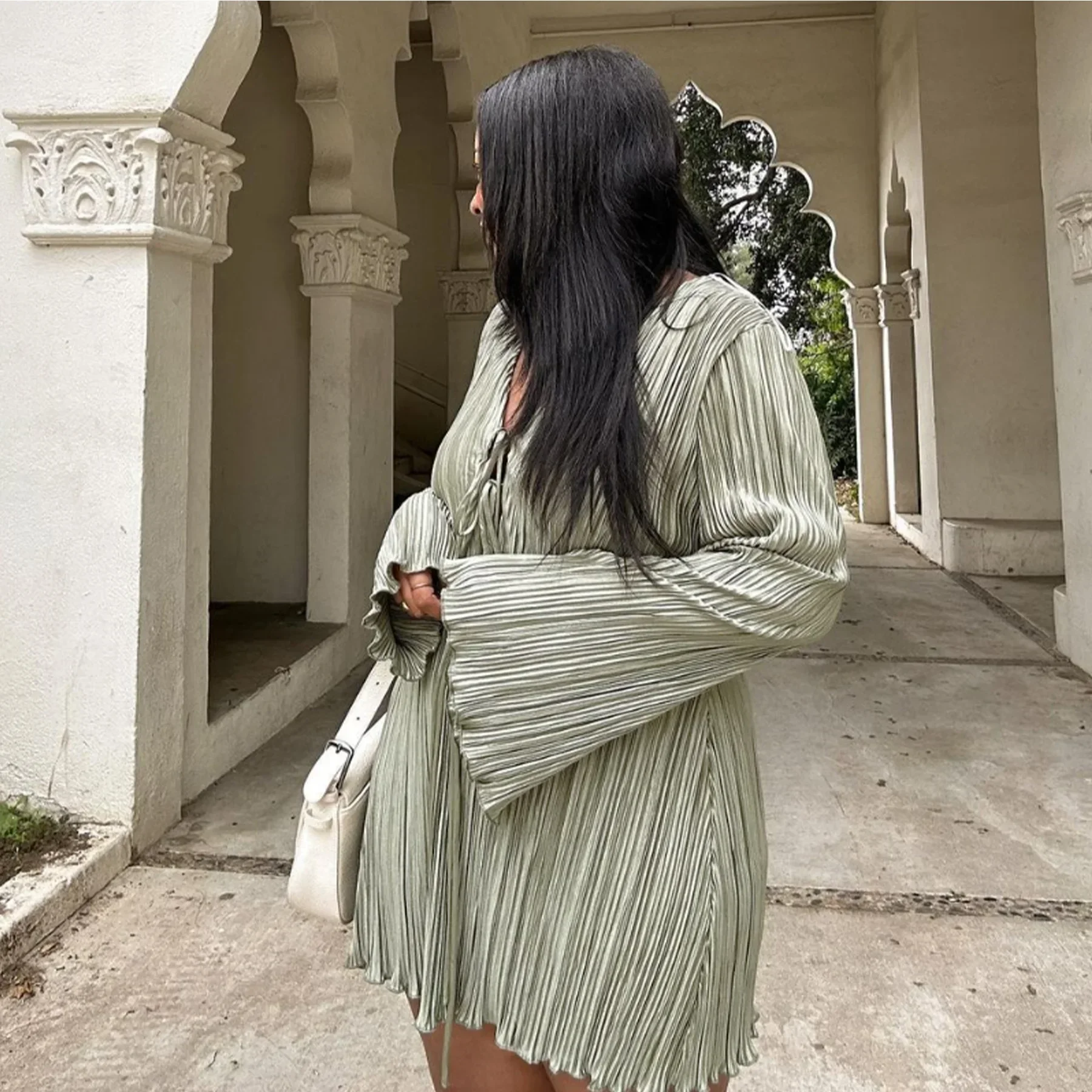 CM.YAYA Long Sleeve Women V-neck Pleated Dress Casual Streetwear Plus Size Mini Dresses 2024 Autumn Slim Party Casual