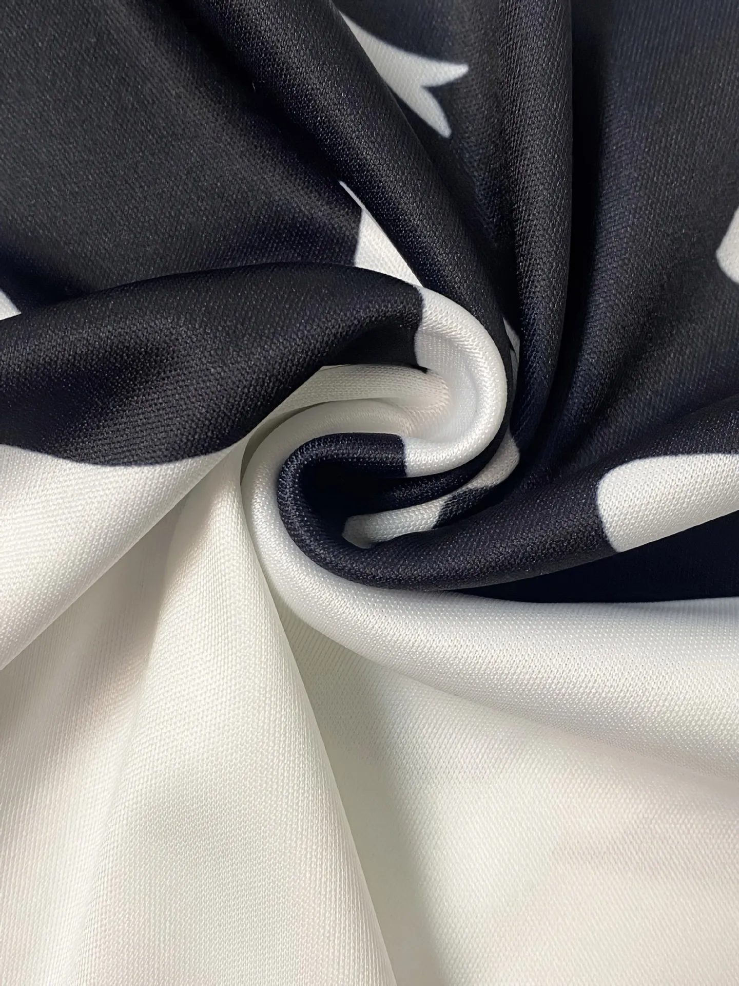 CM.YAYA Plus Size Leaf Printed Women's Set V-neck Short Sleeve T-shirt and Shorts 2025 Summer Two 2 Piece Set Outfit Tracksuit CM.YAYA Plus Size Leaf Printed Women's Set V-neck Short Sleeve T-shirt and Shorts 2025 Summer Two 2 Piece Set Outfit Tracksuit