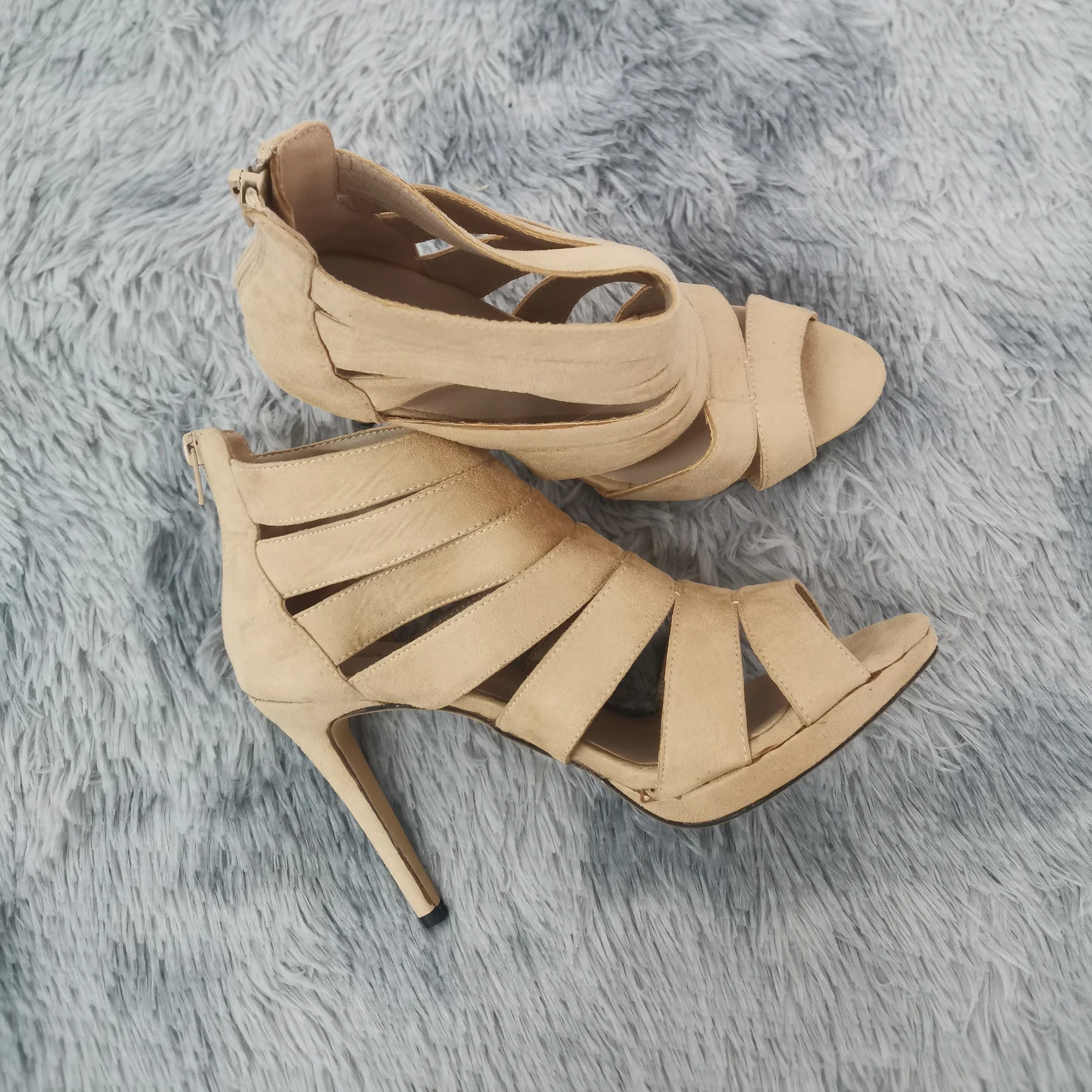 New Fashion show Women Sandals Fashion Sexy High Heels Platform Pumps Peep Toe Sandals Casual White Red Wedding Shoes Plus Size