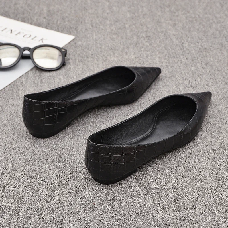 Women Flats Black Shoes for Lady Big Size 43 44 Pointed Head Pu Leather Stone Pattern Spring Autumn 2025
