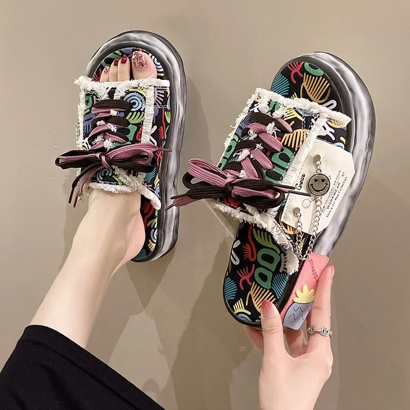 Slippers Thick Sole Shoes Sandals Women Fashion Soft Flat Luxuriou Rubber Fabric Graffiti Cross Strap Flip Flops Women Sandalias