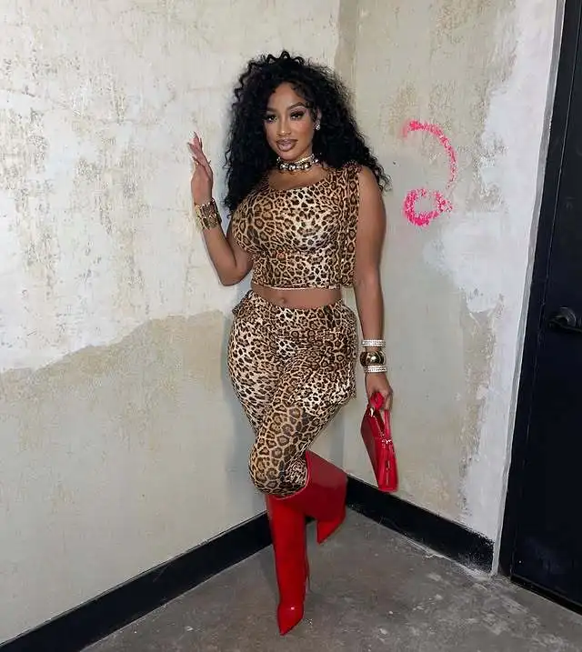 CM.YAYA Women's Set Active Leopard Print Sleeveless Tie Up Top +Pants Suits Street Sporty Two 2 Piece Set Outfit Tracksuit 2025 CM.YAYA Women's Set Active Leopard Print Sleeveless Tie Up Top +Pants Suits Street Sporty Two 2 Piece Set Outfit Tracksuit 2025