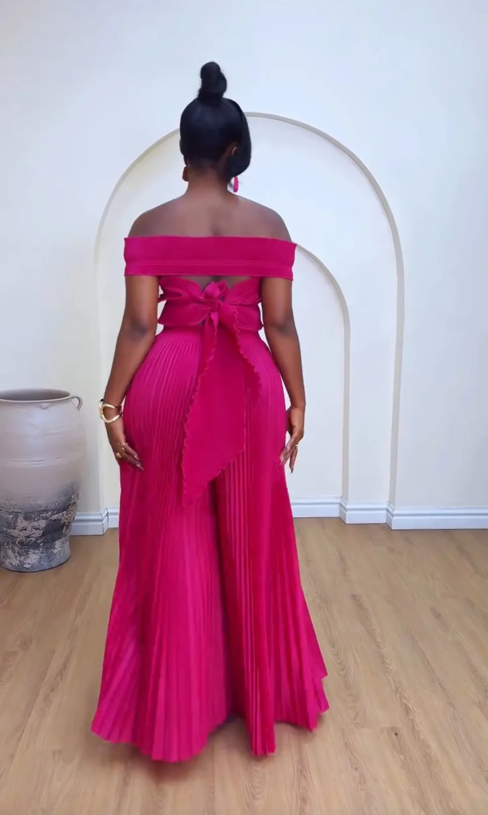 CM.YAYA Streetwear Women's Set Sleeveless Halter Crop Pleated Top+Wide Leg Pants Elegant 2024 Fall Party Two 2-Piece Set Outfits CM.YAYA Streetwear Women's Set Sleeveless Halter Crop Pleated Top+Wide Leg Pants Elegant 2024 Fall Party Two 2-Piece Set Outfits