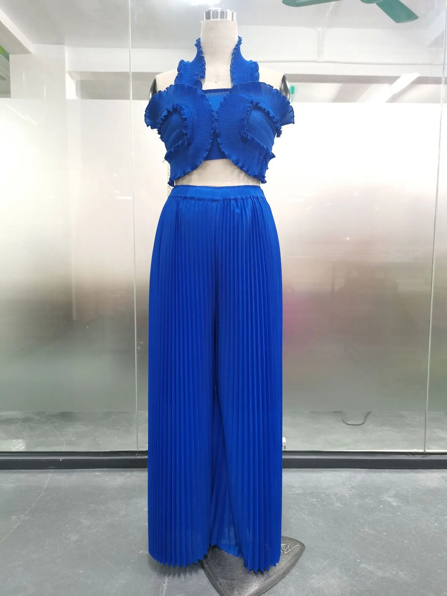 CM.YAYA Streetwear Women's Set Sleeveless Halter Crop Pleated Top+Wide Leg Pants Elegant 2024 Fall Party Two 2-Piece Set Outfits CM.YAYA Streetwear Women's Set Sleeveless Halter Crop Pleated Top+Wide Leg Pants Elegant 2024 Fall Party Two 2-Piece Set Outfits