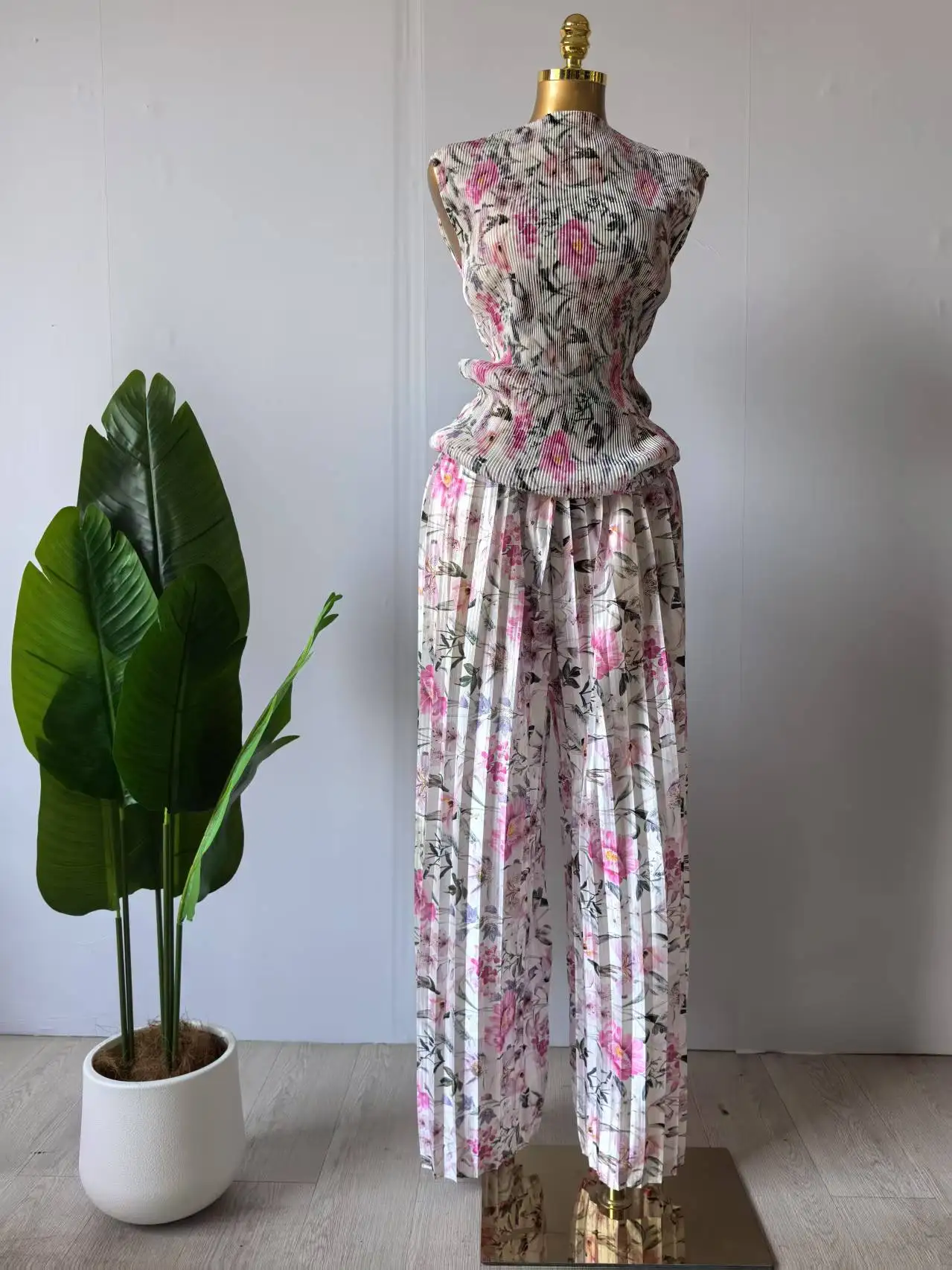 CM.YAYA Women Set Floral Print Short Sleeve Pleated T-Shirt + Wide Leg Pants 2025 Street Sexy Two 2Piece Sets Outfits Tracksuit CM.YAYA Women Set Floral Print Short Sleeve Pleated T-Shirt + Wide Leg Pants 2025 Street Sexy Two 2Piece Sets Outfits Tracksuit