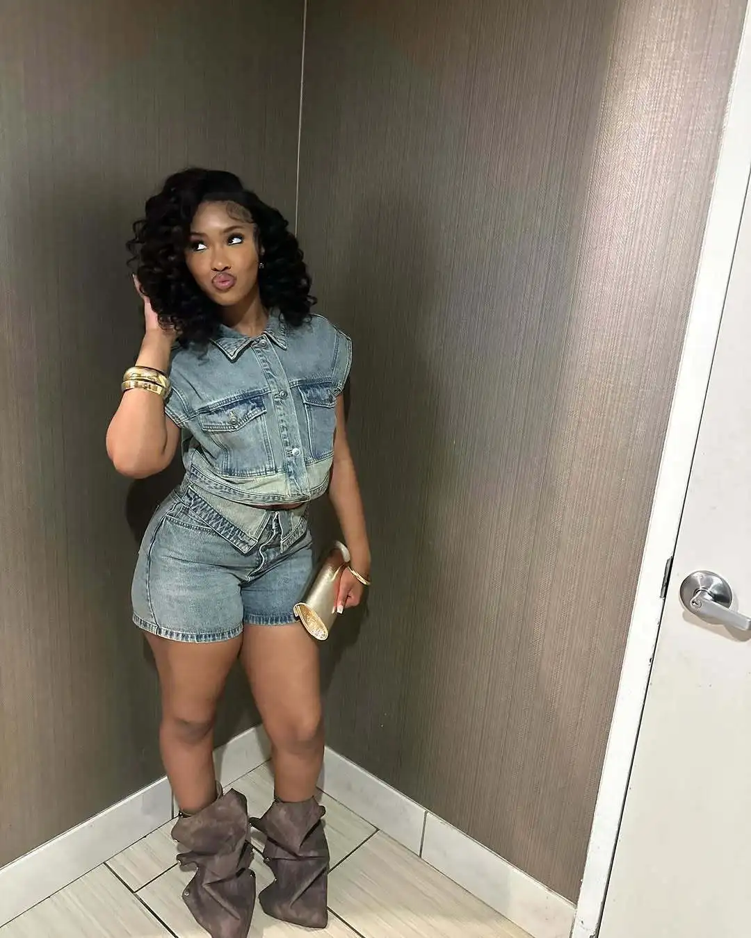 CM.YAYA Fashion Denim Women's Set Short Sleeve Jackets Tops and Shorts Jeans Sets 2025 Summer Two 2 Piece Sets Outfits Tracksuit CM.YAYA Fashion Denim Women's Set Short Sleeve Jackets Tops and Shorts Jeans Sets 2025 Summer Two 2 Piece Sets Outfits Tracksuit