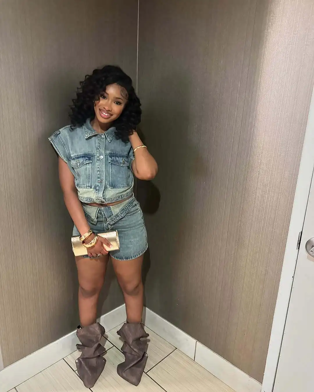 CM.YAYA Fashion Denim Women's Set Short Sleeve Jackets Tops and Shorts Jeans Sets 2025 Summer Two 2 Piece Sets Outfits Tracksuit CM.YAYA Fashion Denim Women's Set Short Sleeve Jackets Tops and Shorts Jeans Sets 2025 Summer Two 2 Piece Sets Outfits Tracksuit