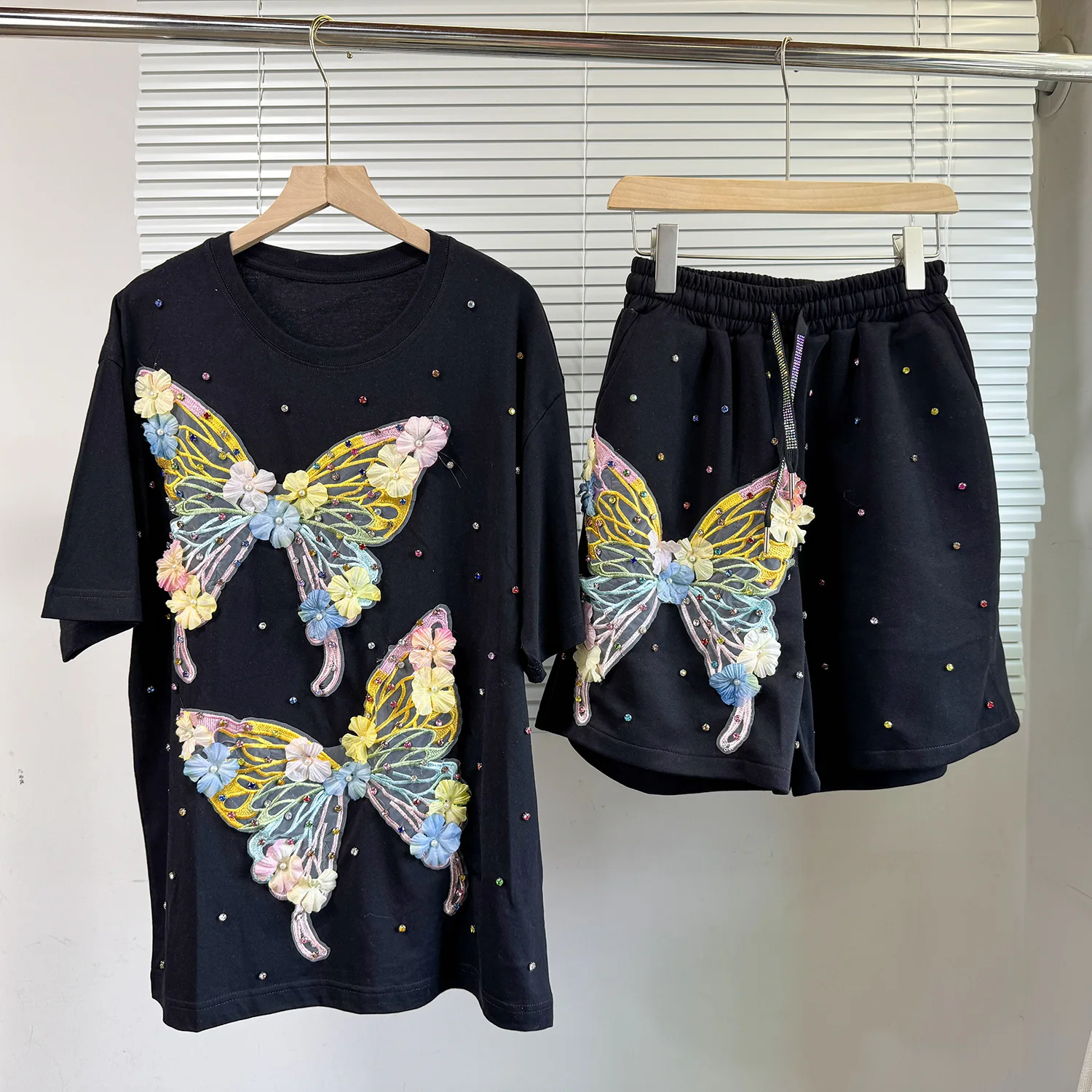 CM.YAYA Fashion Butterfly Floral Beading Women's Set T-shirt and Shorts 2025 Summer Active Two 2 Piece Sets Outfit Tracksuit CM.YAYA Fashion Butterfly Floral Beading Women's Set T-shirt and Shorts 2025 Summer Active Two 2 Piece Sets Outfit Tracksuit