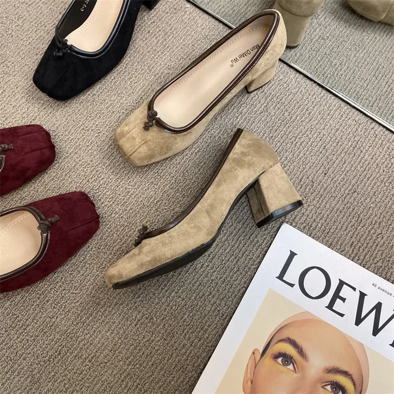 2025 Spring And Autumn New Style Flat Mouth Single Shoe Vintage High Heel Milk Shoe Commuting Velvet Surface Mary Jane Shoe